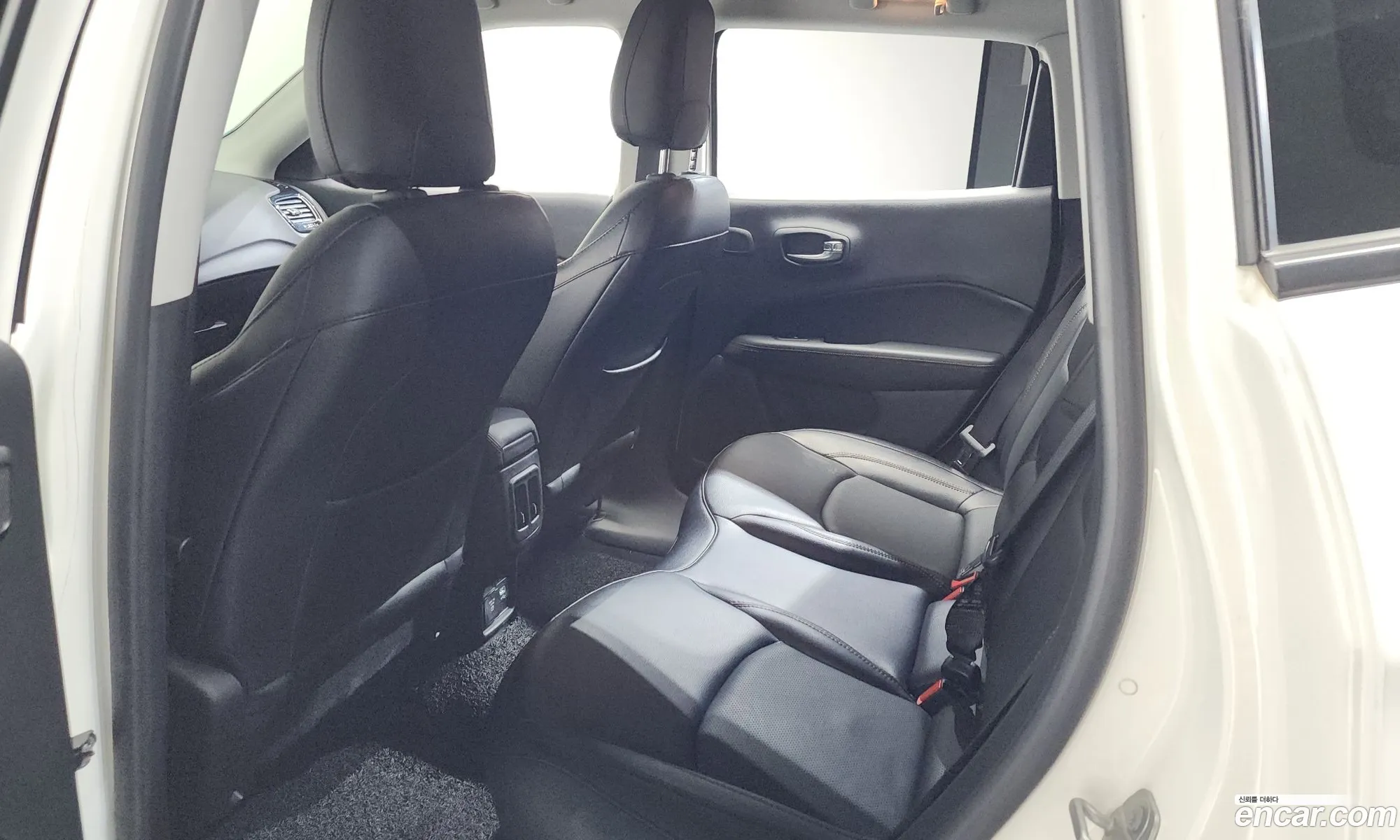 Jeep Compass 2021 3C4NJCCB111111111 — 30