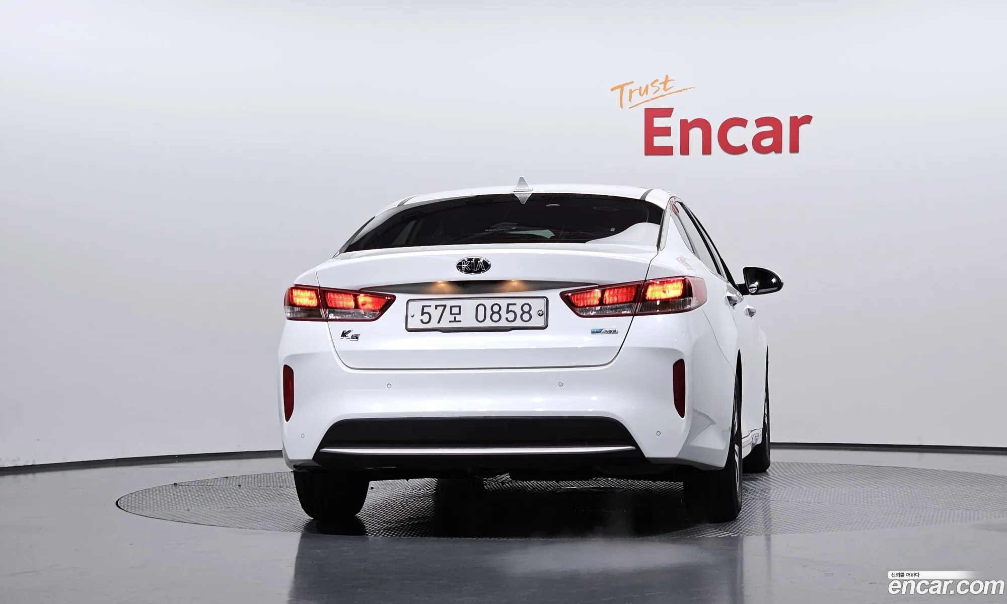 Kia K5 Hybrid 2016 — 2