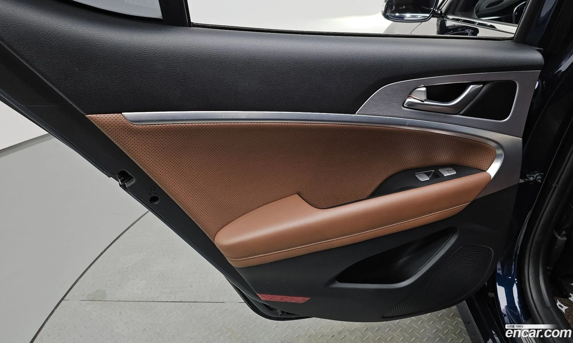Genesis G70 2018 — 33