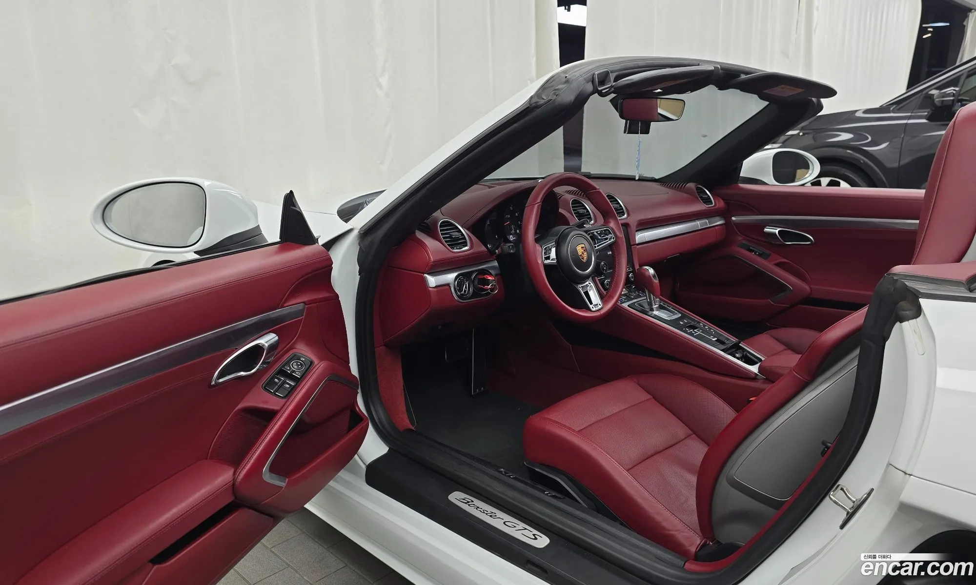 Porsche 718 Boxster 2018 WP0CB2987JS228384 — 3