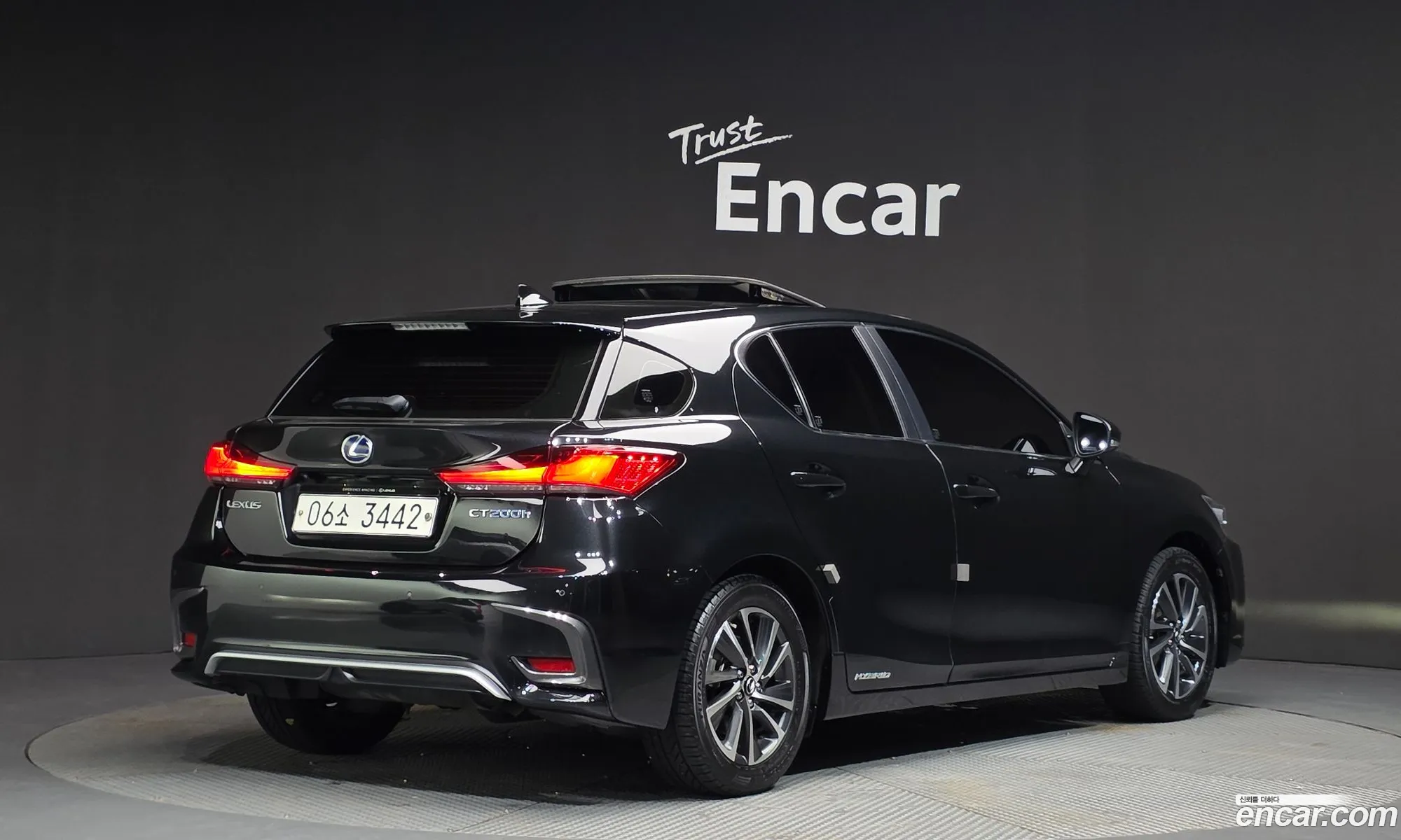 Lexus CT200h 2017 JTHKD5BH8J2314495 — 12