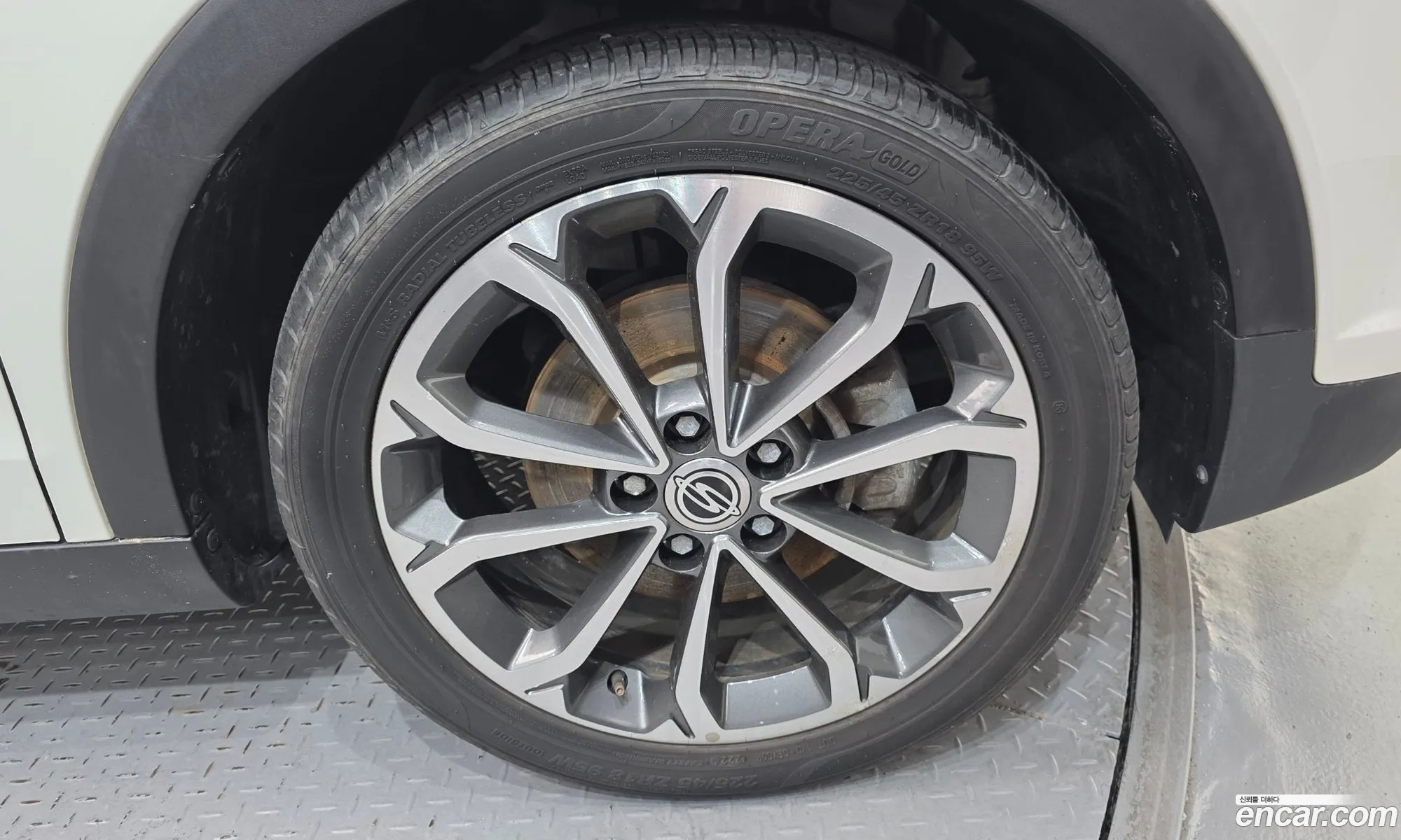 KG Mobility (SsangYong) Tivoli Armour 2018 — 13