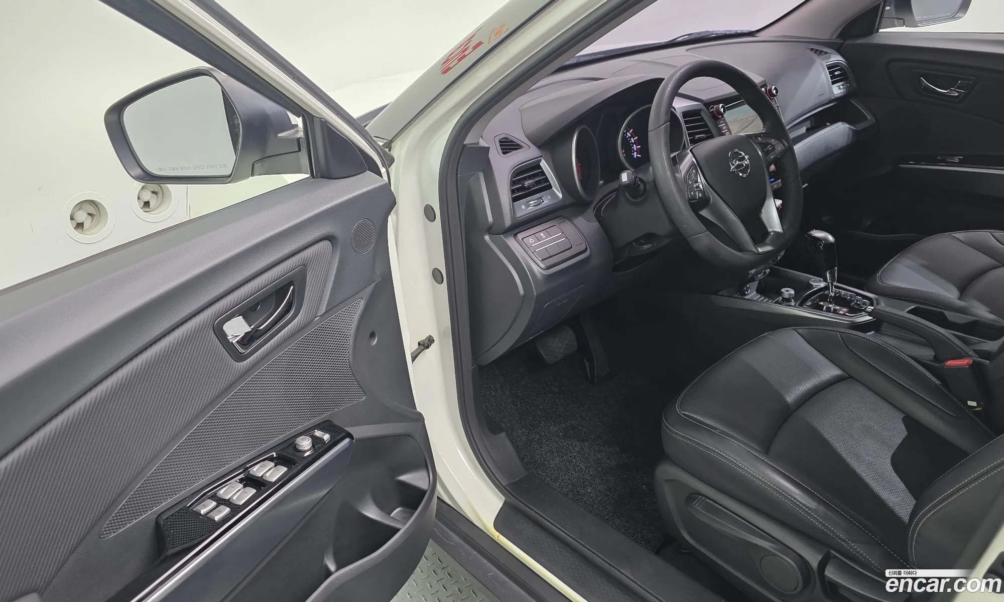 KG Mobility (SsangYong) Tivoli Armour 2018 — 12