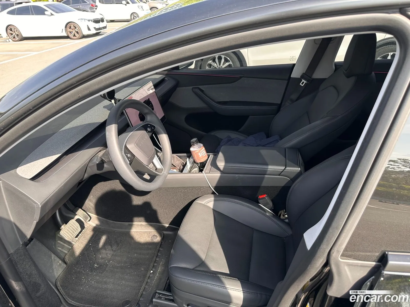 Tesla Model Y 2025 — 8