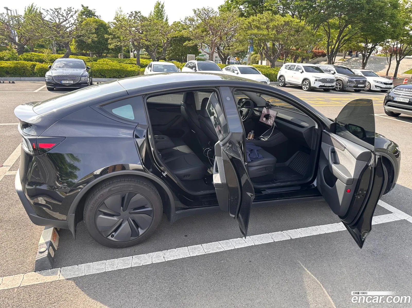 Tesla Model Y 2025 — 9