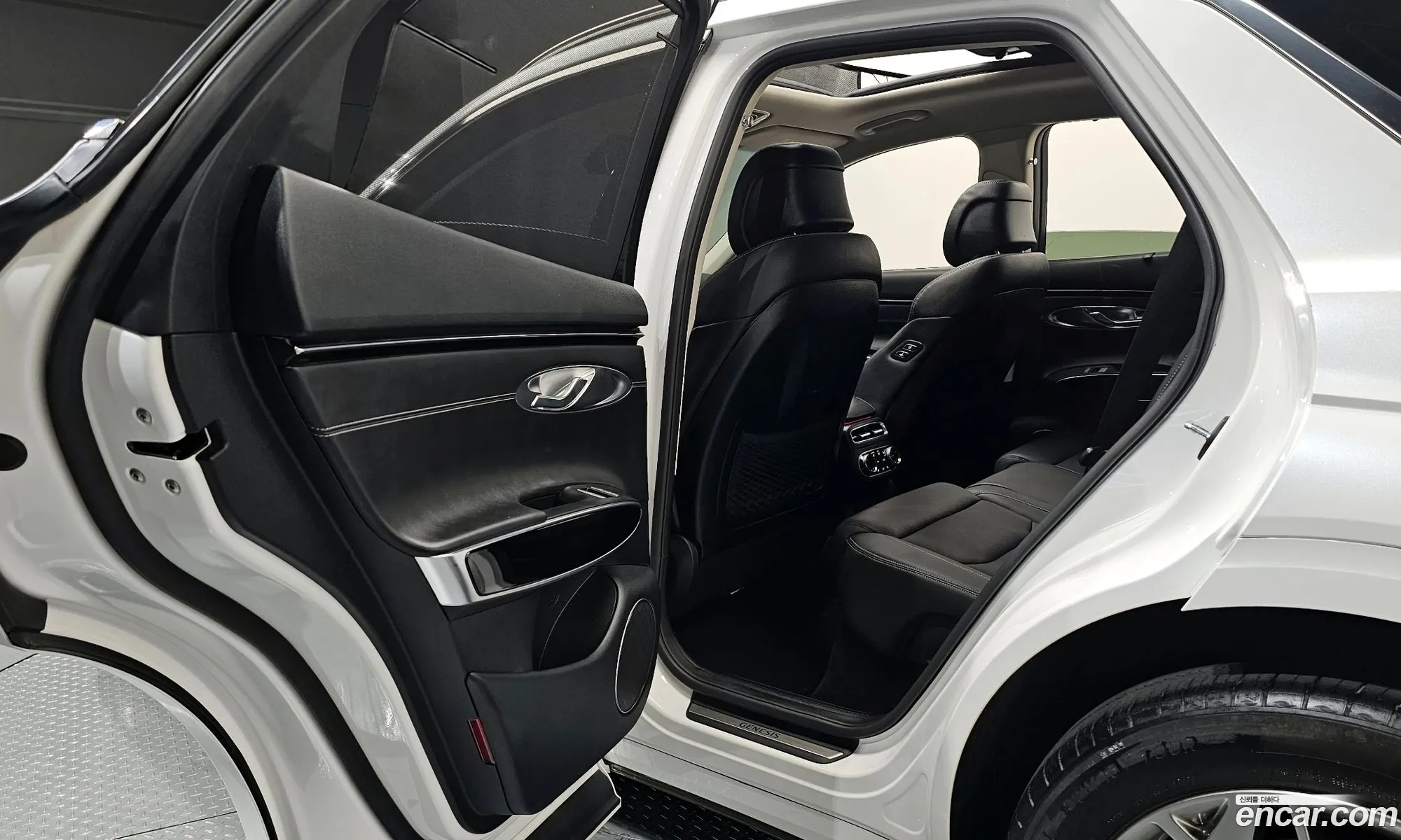 Genesis GV70 2023 — 31
