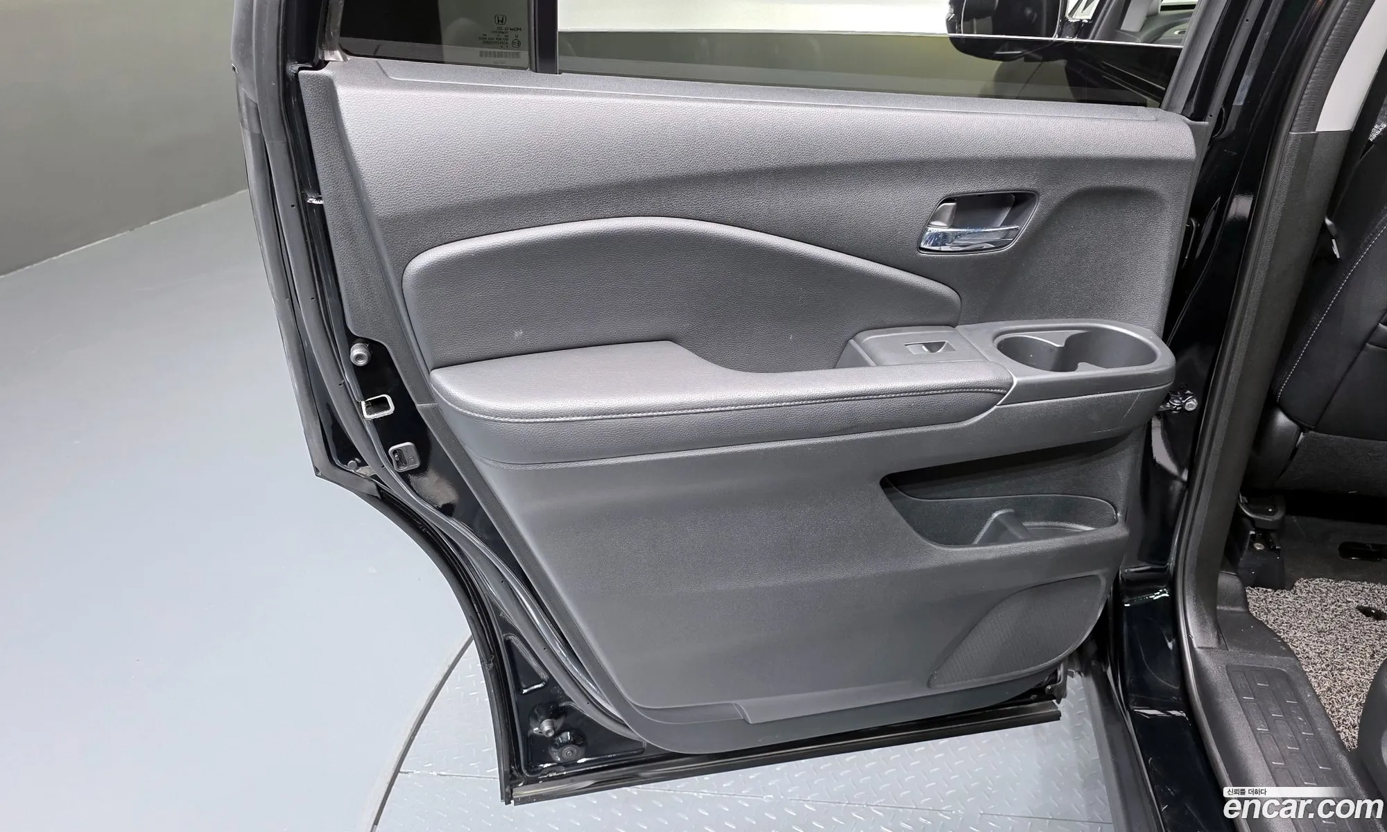 Honda Pilot 2017 5FNYF6850HB200750 — 8