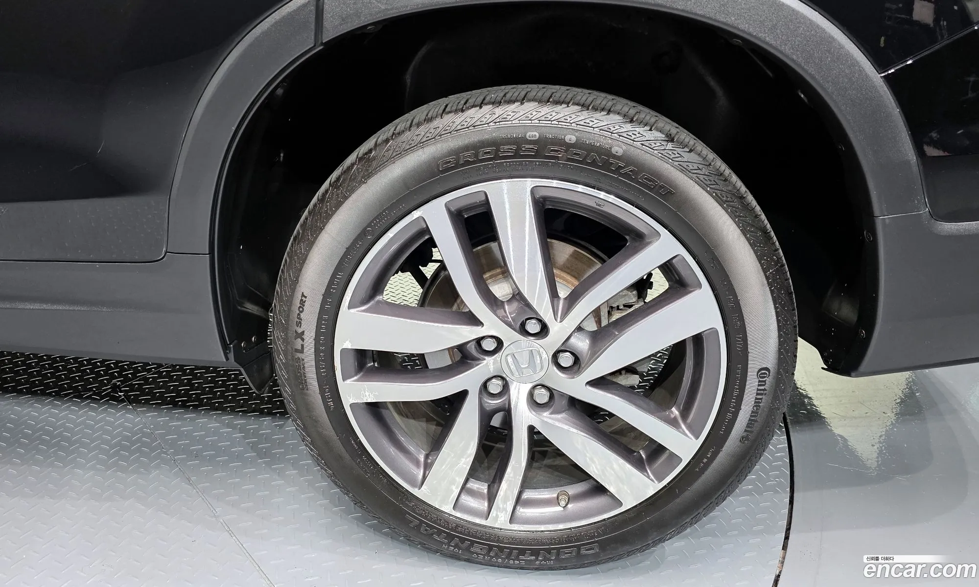 Honda Pilot 2017 5FNYF6850HB200750 — 19
