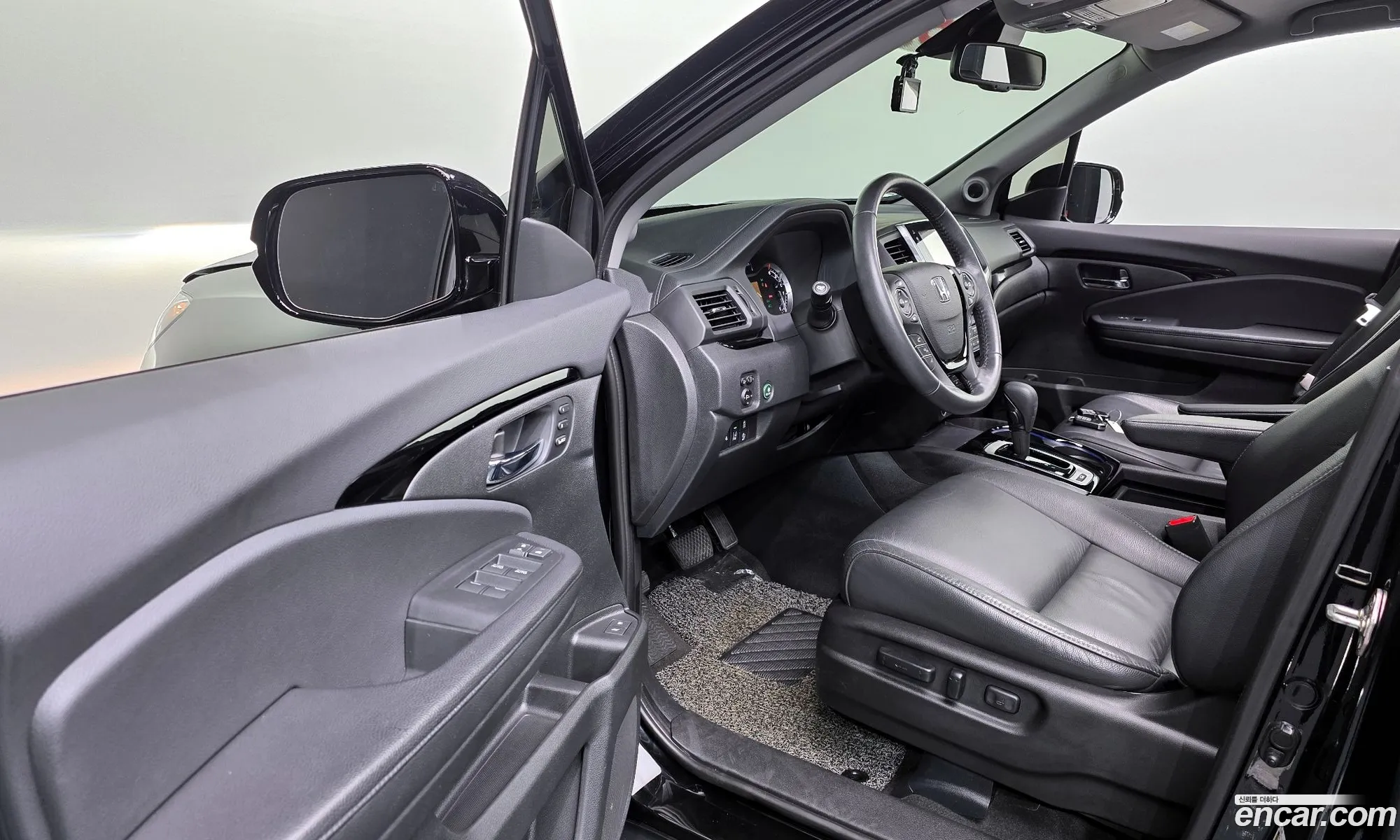 Honda Pilot 2017 5FNYF6850HB200750 — 16