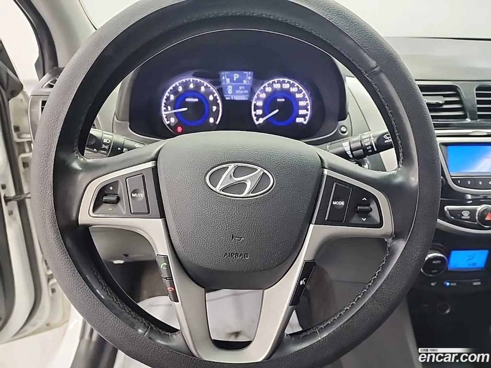 Hyundai Accent 2014 — 11