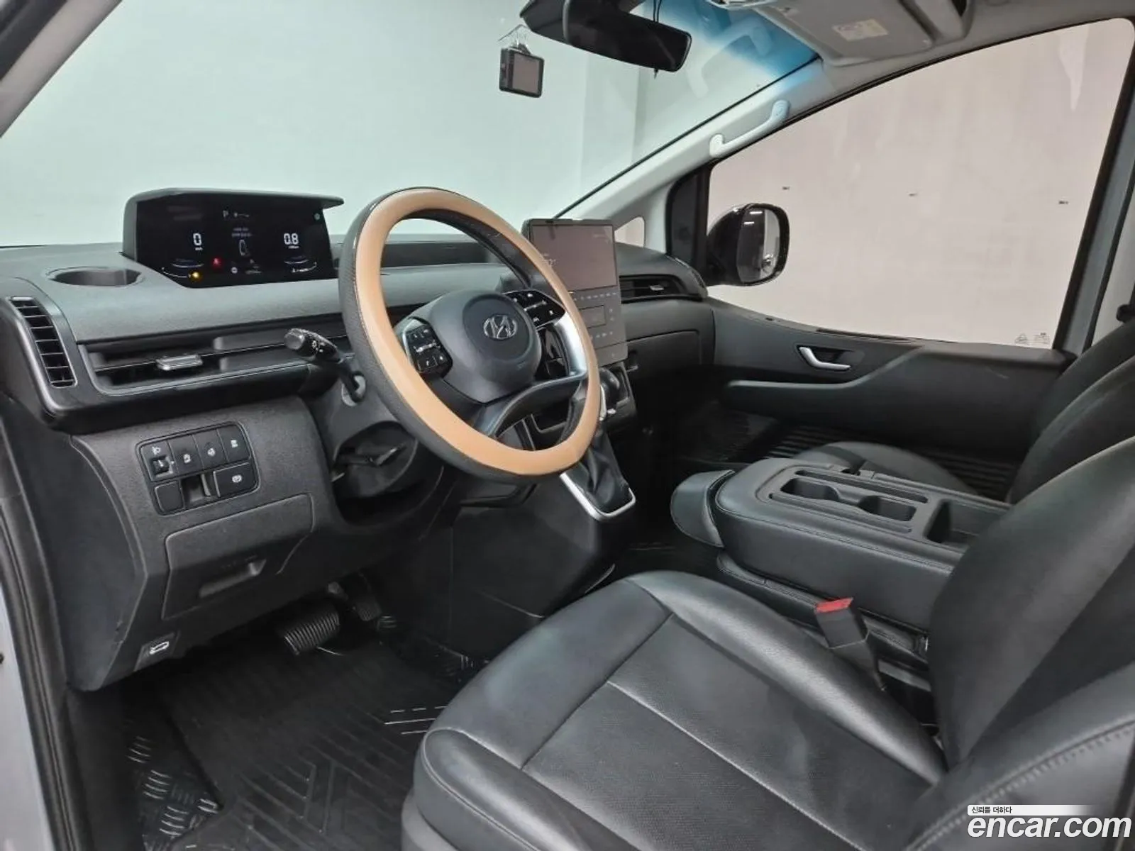 Hyundai Staria 2022 — 18