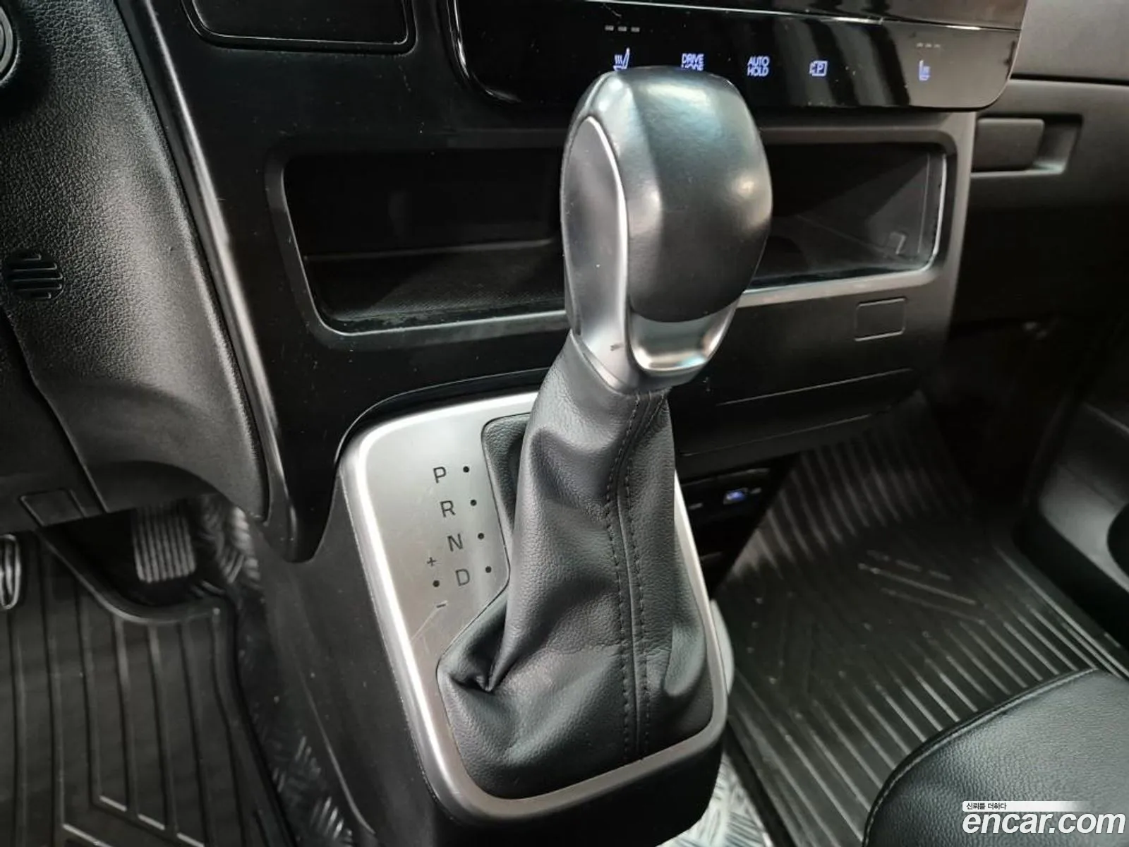 Hyundai Staria 2022 — 14