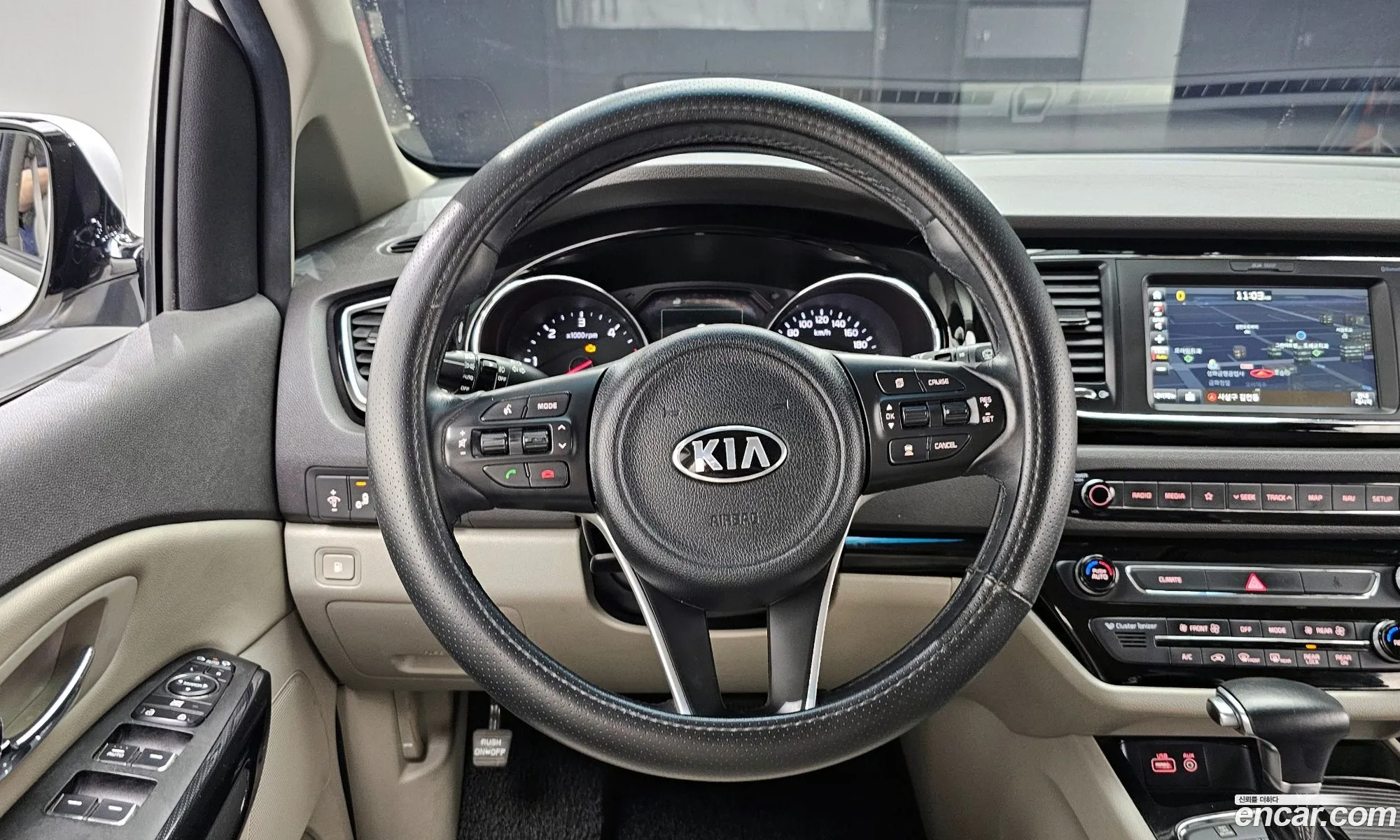 Kia Carnival 2017 — 10