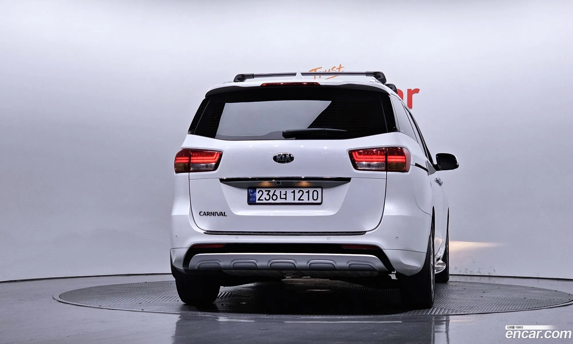 Kia Carnival 2017 — 19