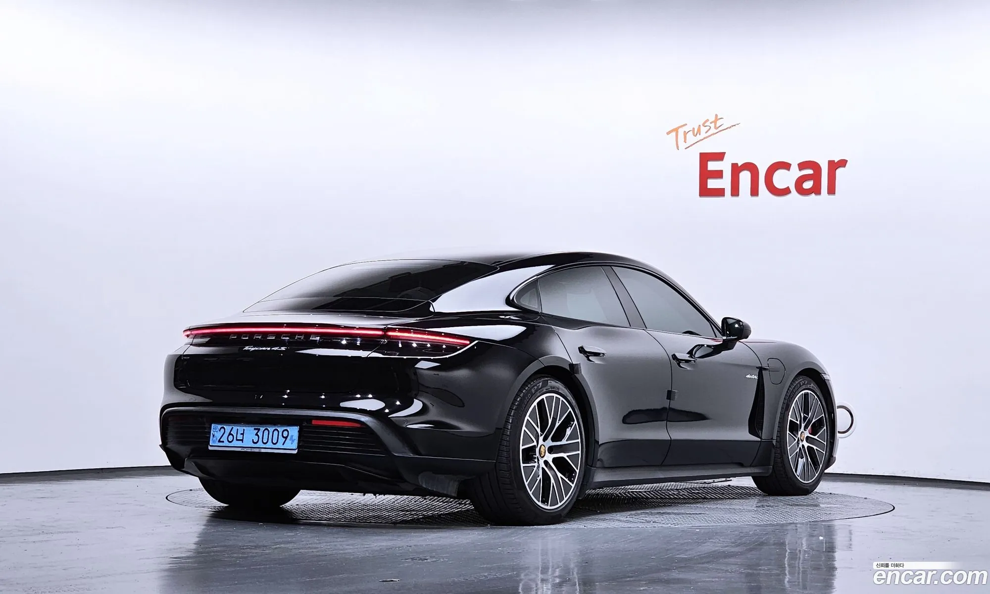 Porsche Taycan 2022 — 17