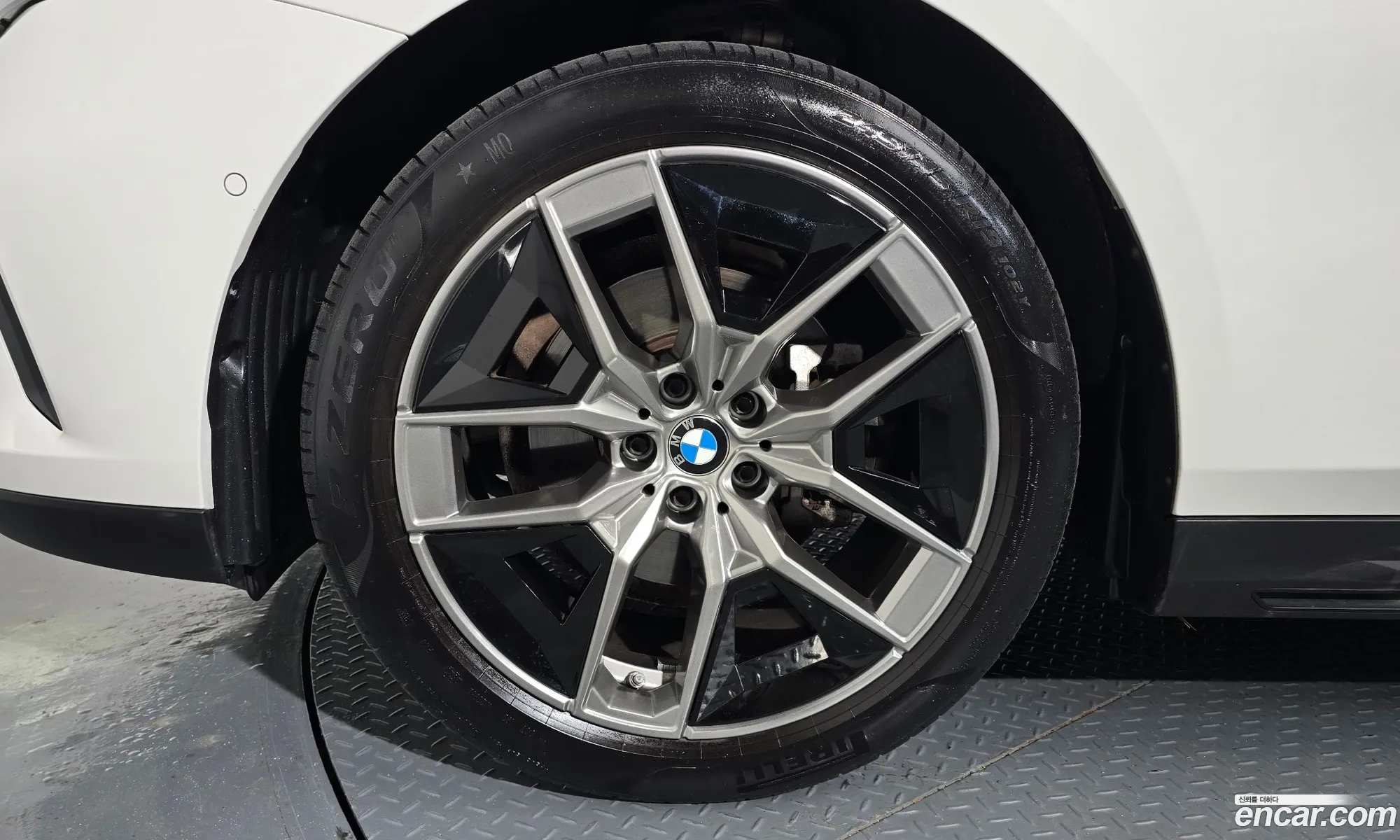 BMW 5 Series 2023 WBA21FJ09RCP43580 — 29