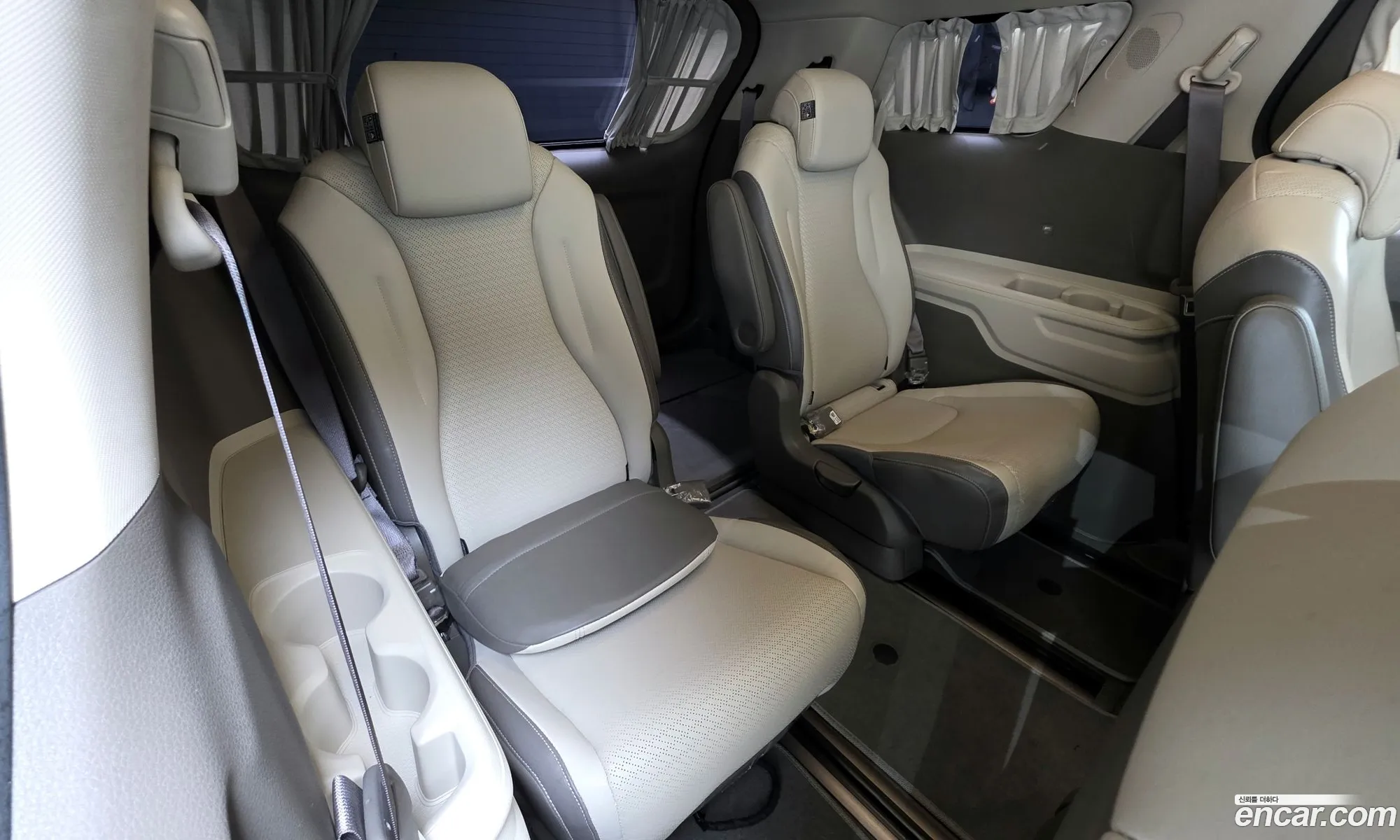 Kia Carnival 2021 — 17