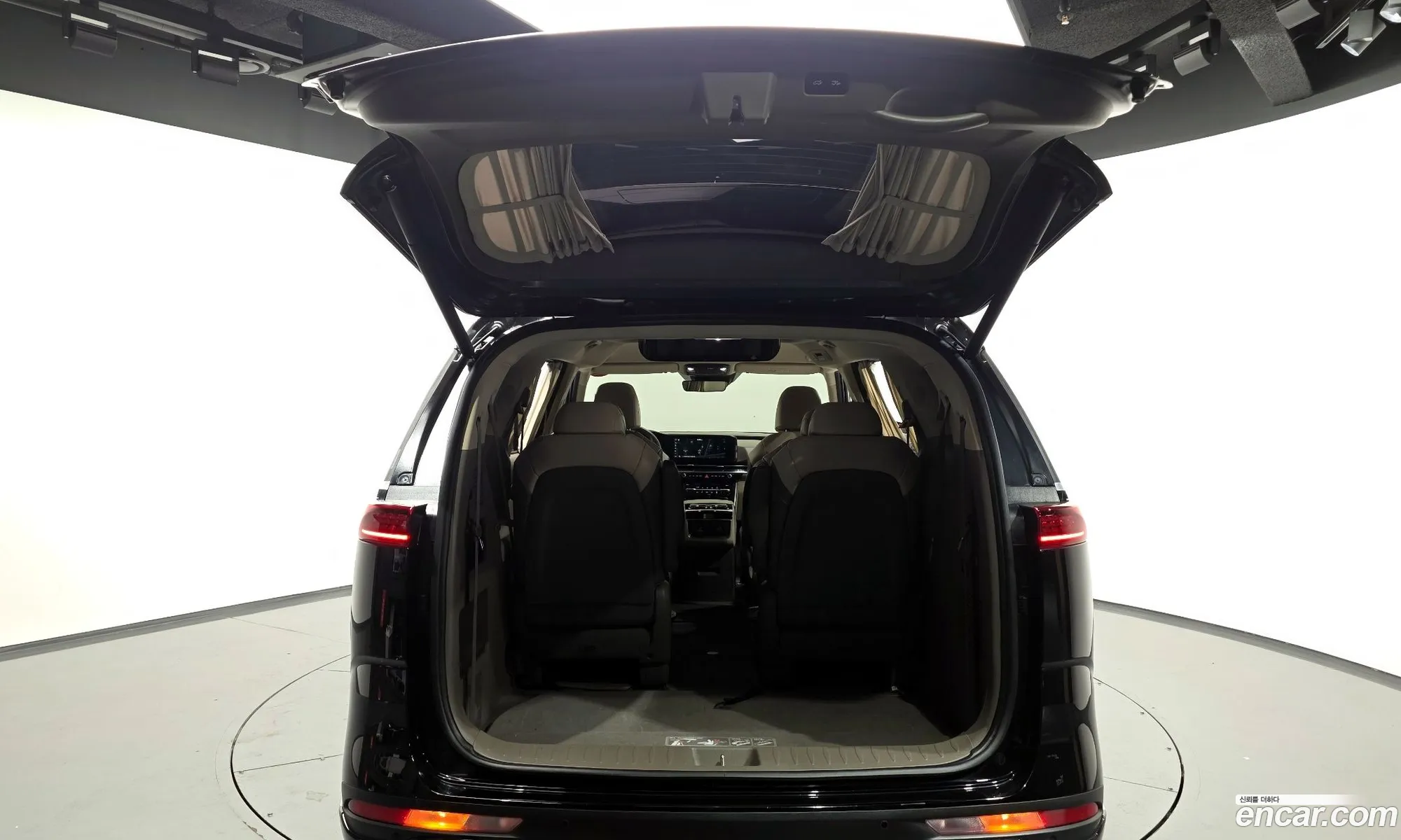 Kia Carnival 2021 — 21