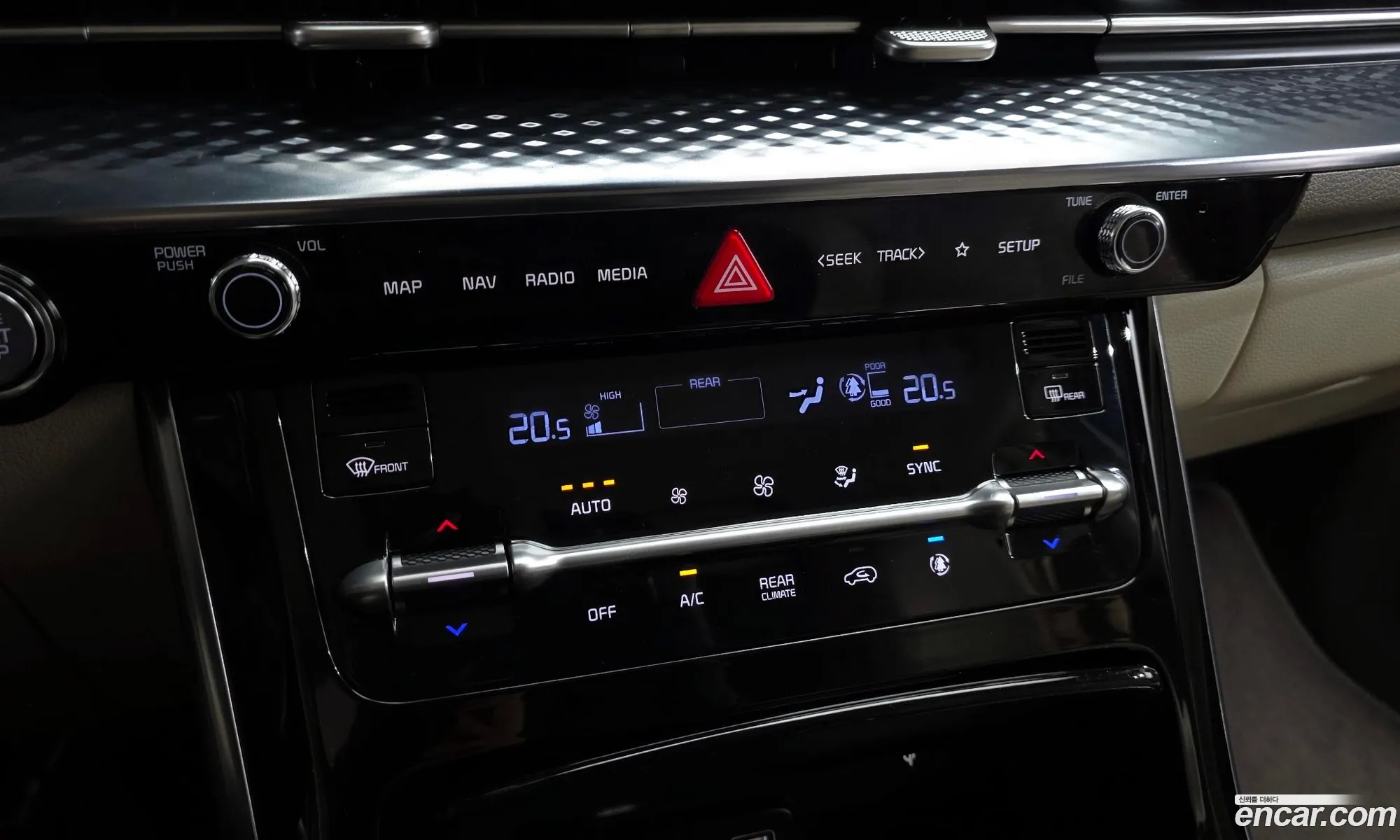 Kia Carnival 2021 — 35