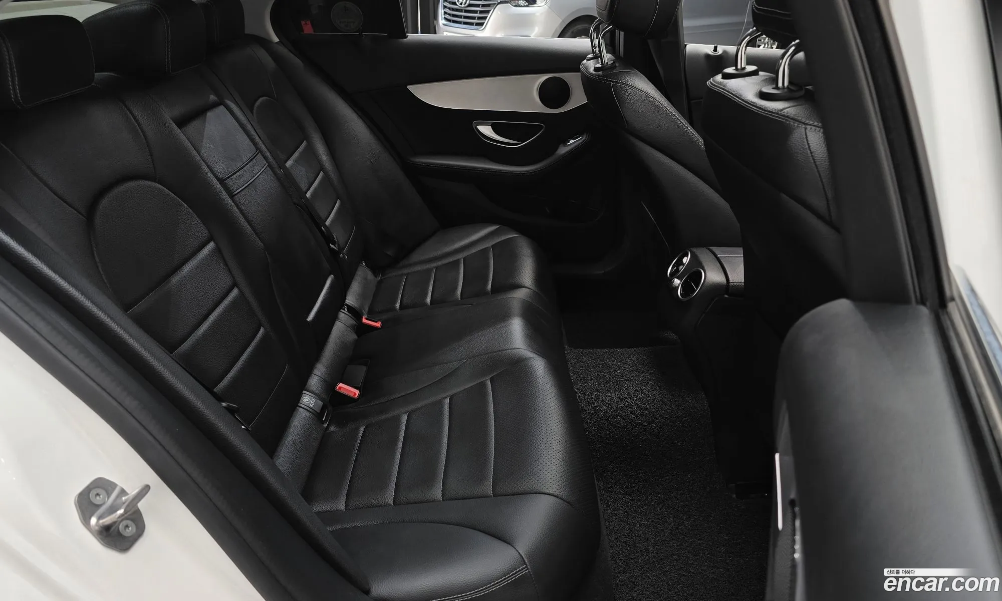Mercedes-Benz C-Class W205 2017 — 17