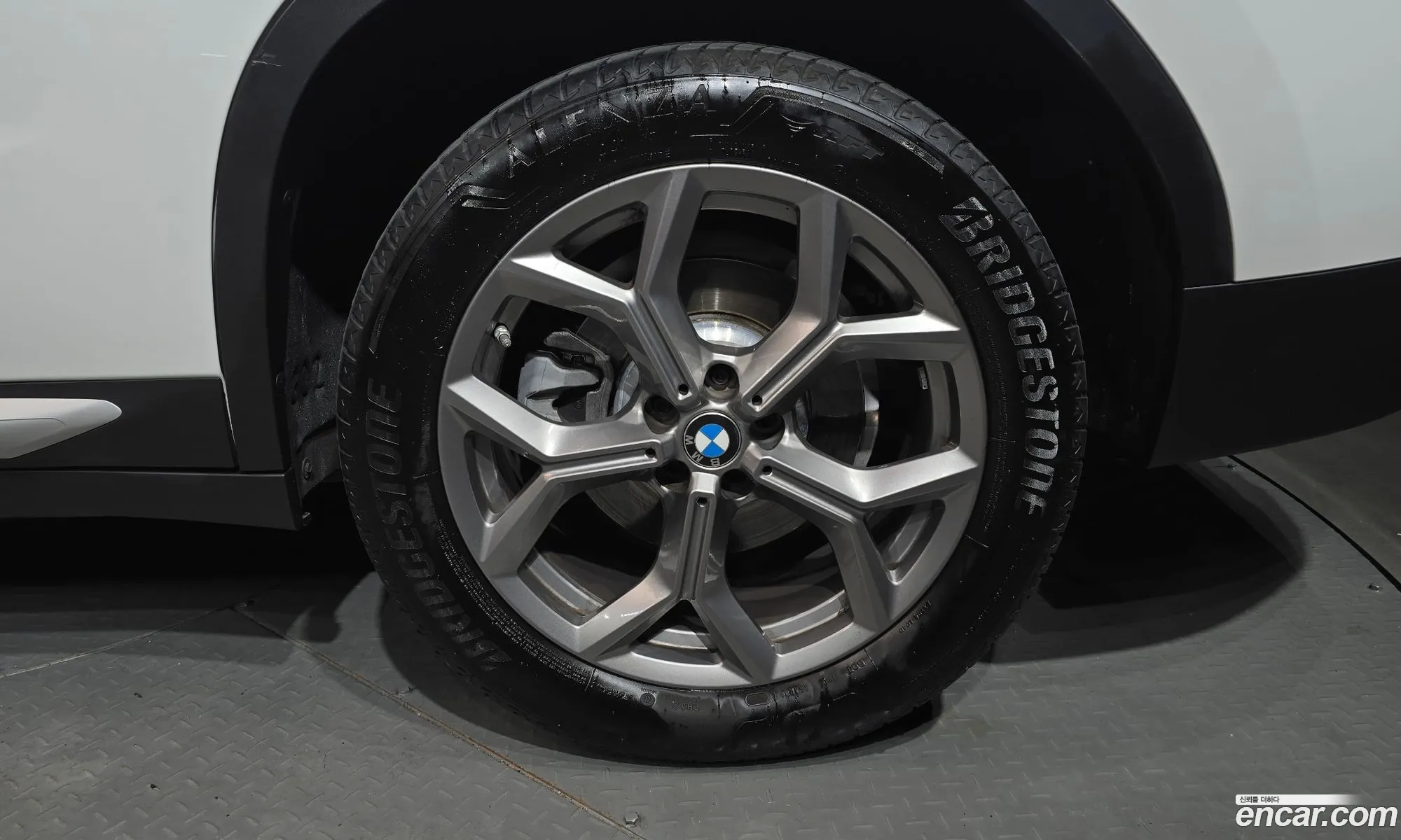 BMW X4 2023 WBA21DT09R9U40829 — 19