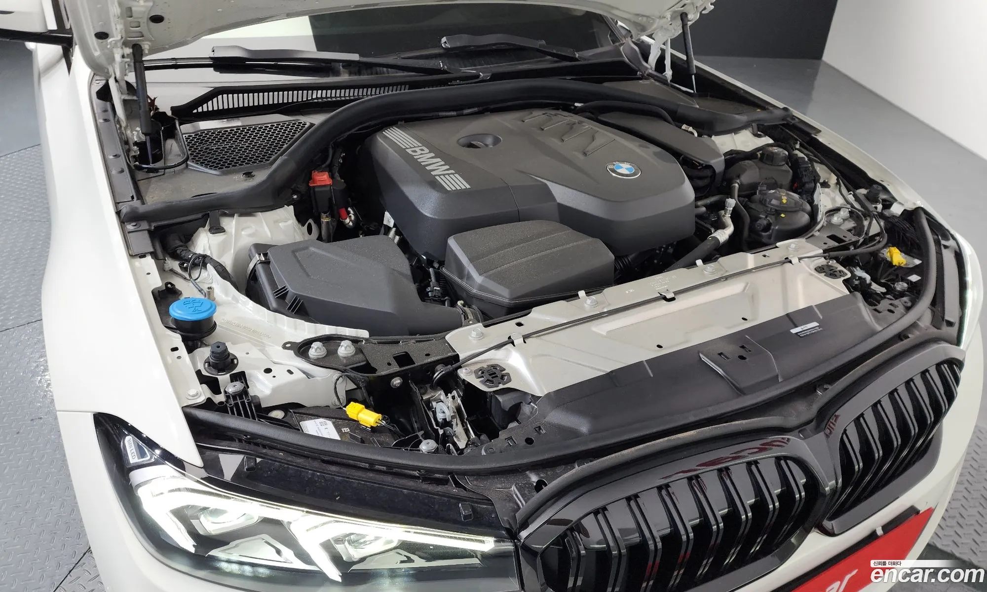 BMW 3 Series 2025 WBA11FF08SFU74478 — 32