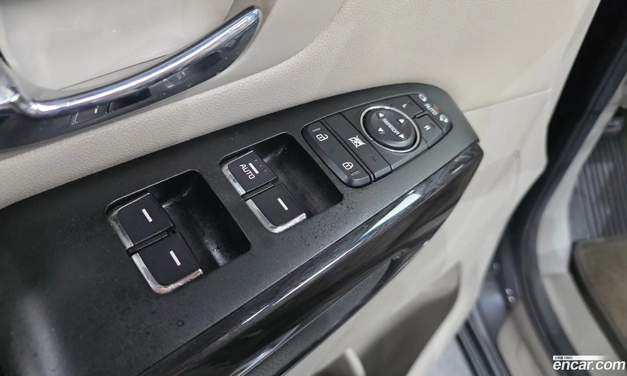 Kia Carnival 2016 KNAMB81ABHS304638 — 11