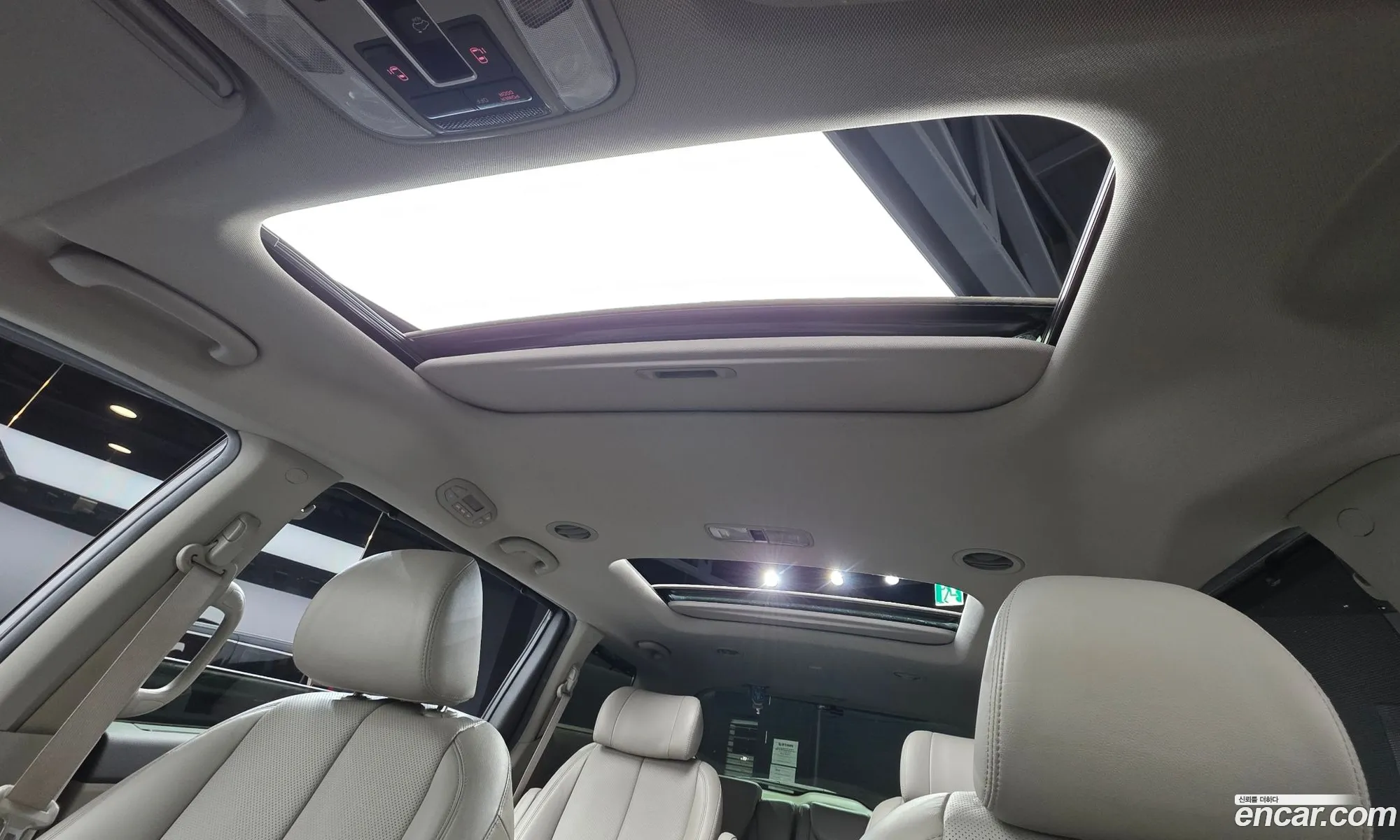 Kia Carnival 2016 KNAMB81ABHS304638 — 17