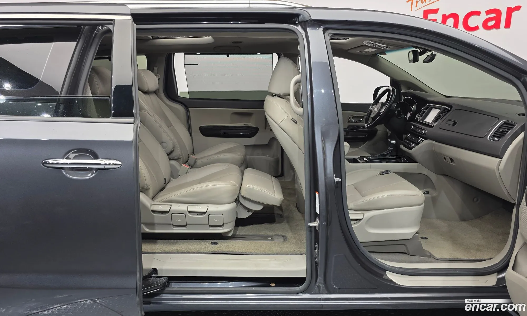 Kia Carnival 2016 KNAMB81ABHS304638 — 8