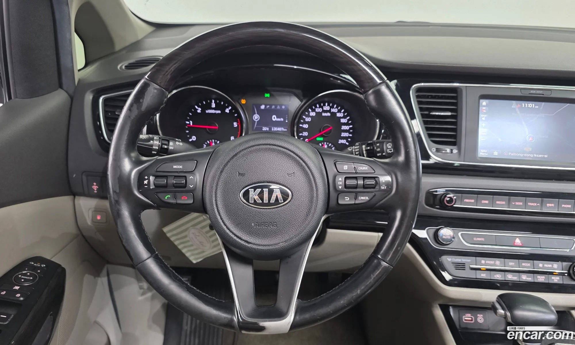 Kia Carnival 2016 KNAMB81ABHS304638 — 4