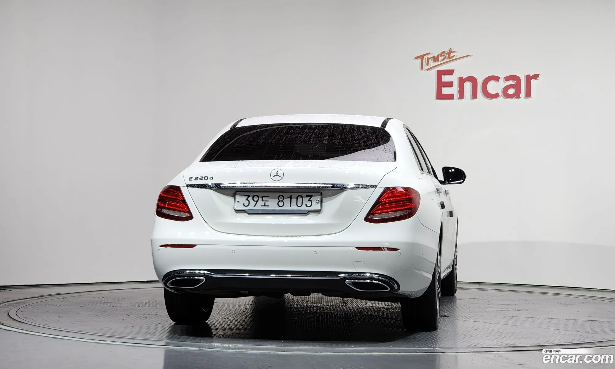Mercedes-Benz E-Class W213 2018 WDDZF0EBXKA492703 — 10