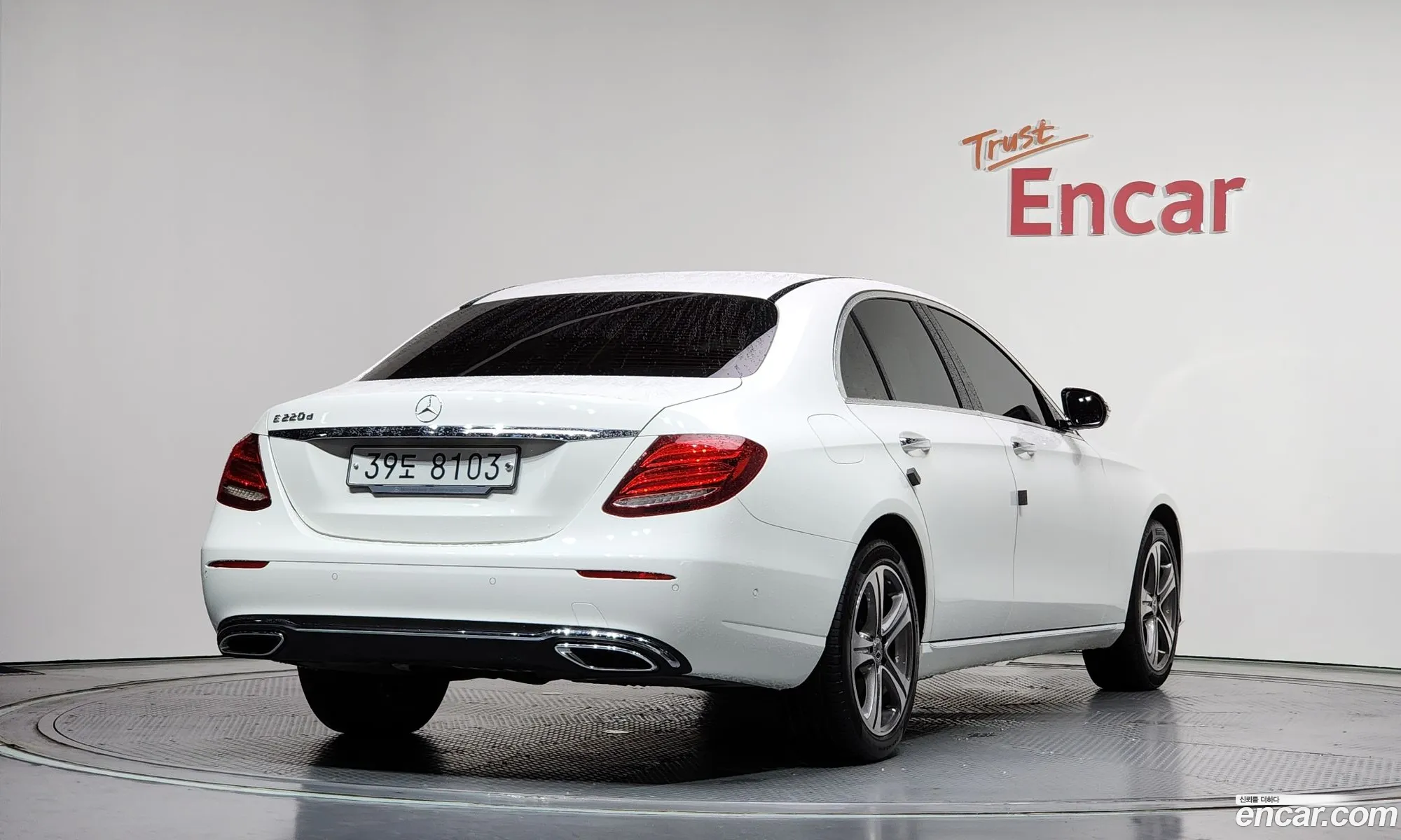 Mercedes-Benz E-Class W213 2018 WDDZF0EBXKA492703 — 16