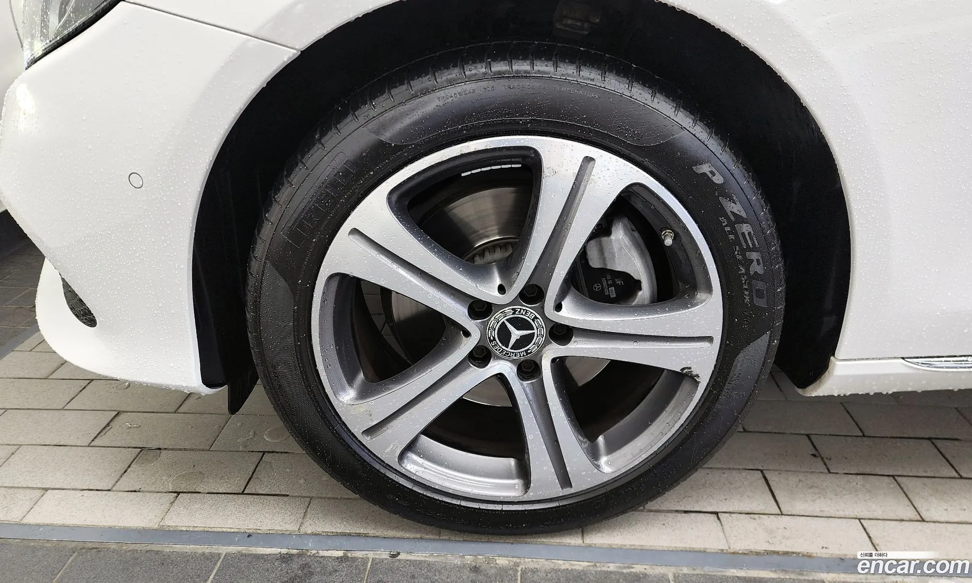 Mercedes-Benz E-Class W213 2018 WDDZF0EBXKA492703 — 24