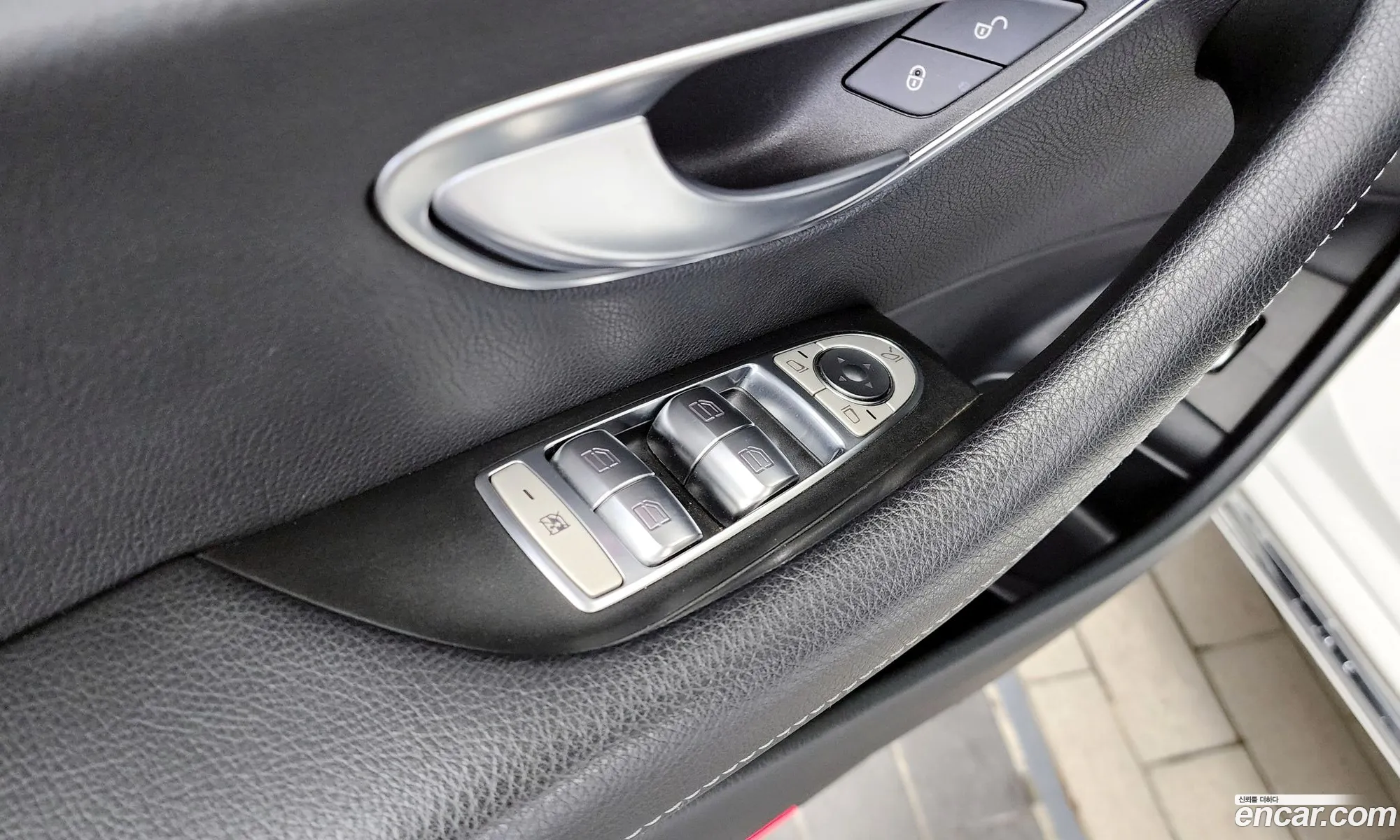 Mercedes-Benz E-Class W213 2018 WDDZF0EBXKA492703 — 9
