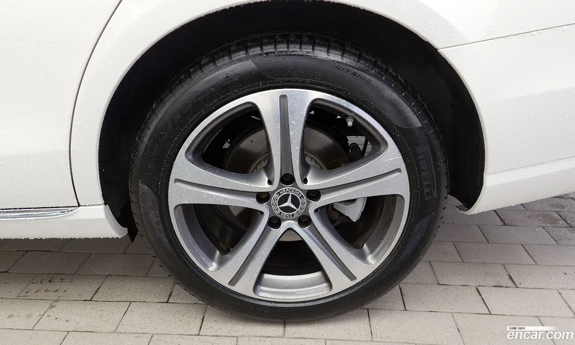Mercedes-Benz E-Class W213 2018 WDDZF0EBXKA492703 — 4