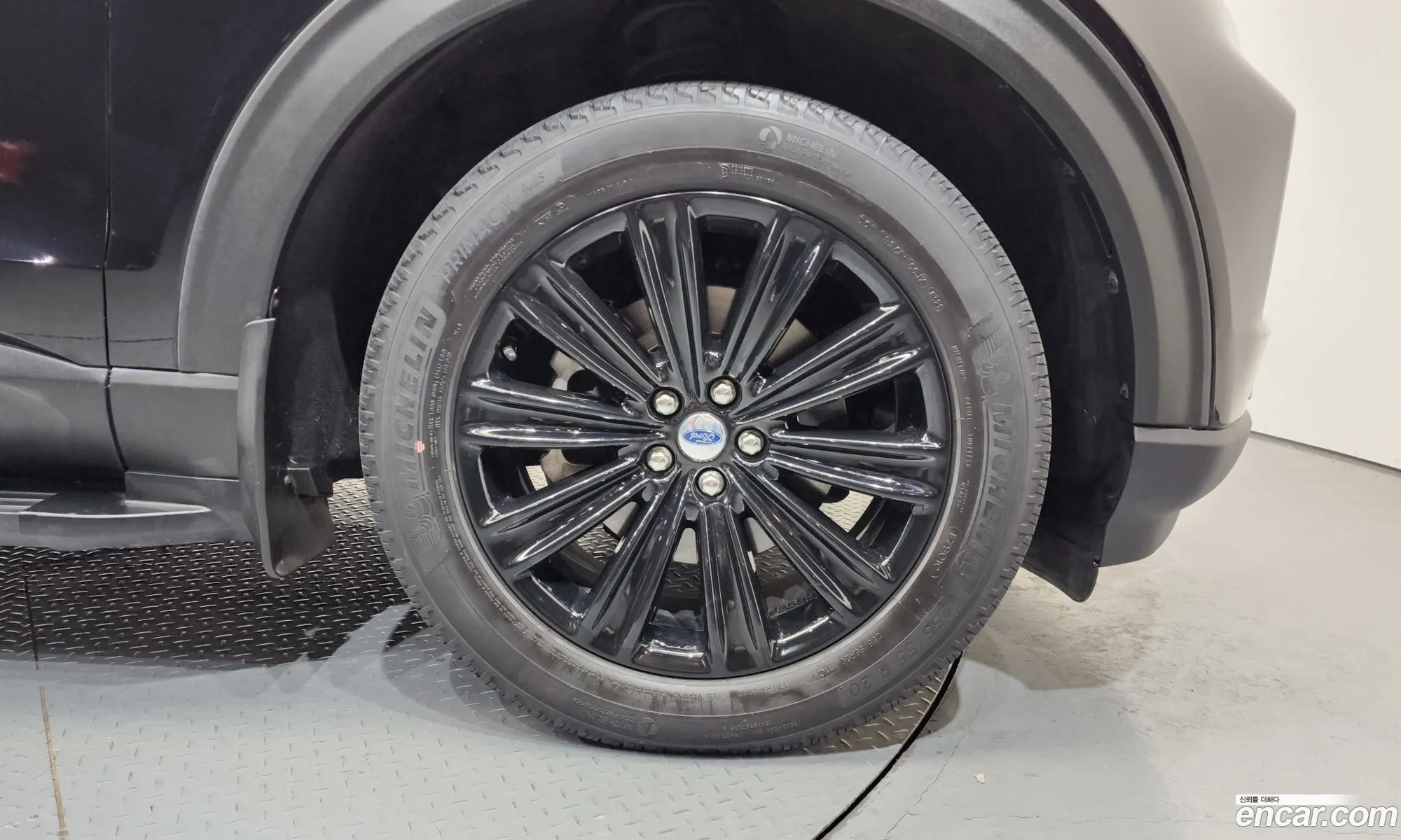 Ford Explorer 6th Gen 2021 — 3