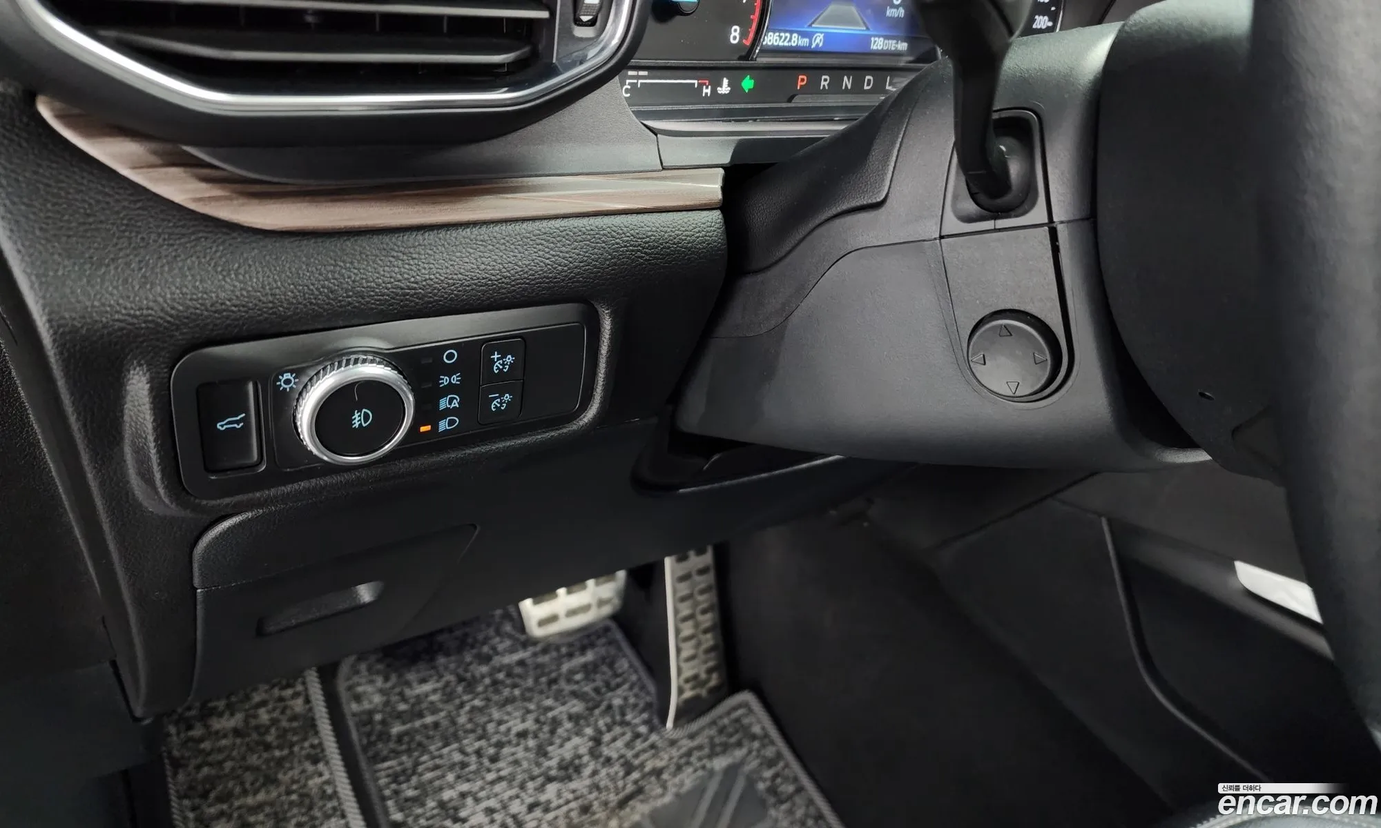 Ford Explorer 6th Gen 2021 — 21
