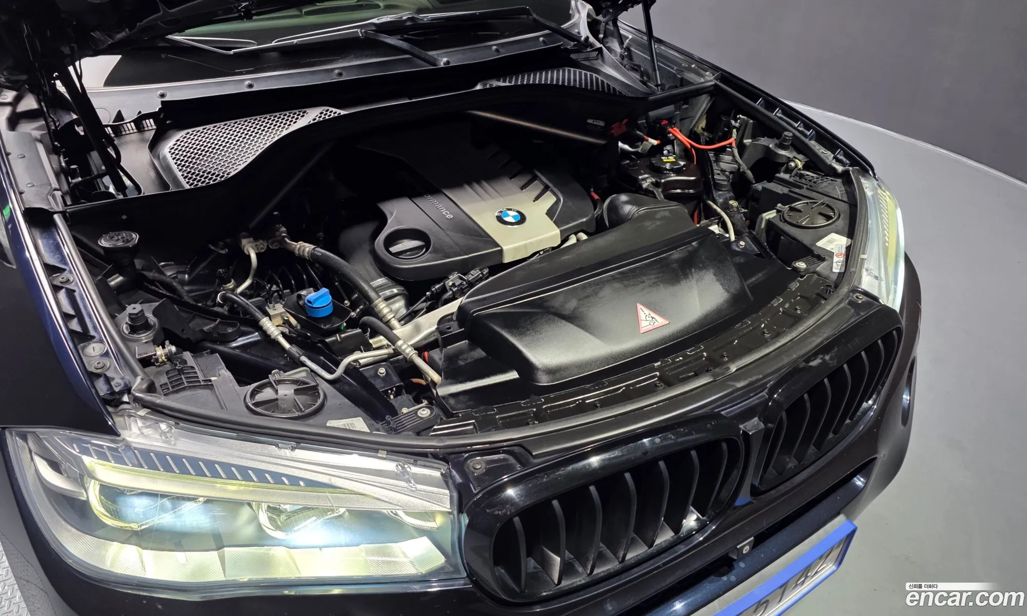 BMW X6 2015 WBAKV6103F0N48818 — 5