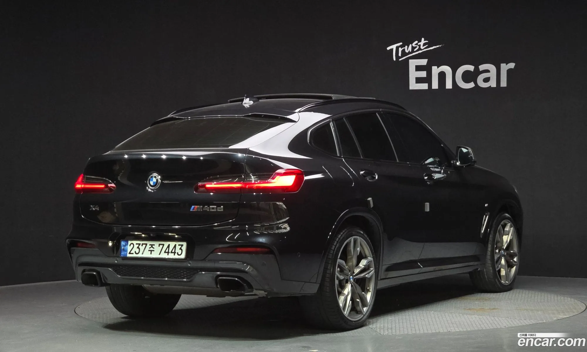 BMW X4 2019 WBAVJ7107KLH71583 — 19