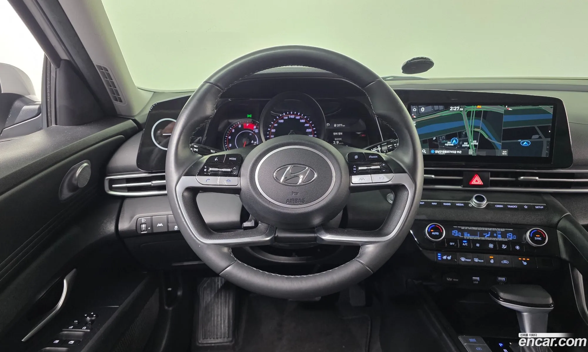 Hyundai Elantra 2020 — 13