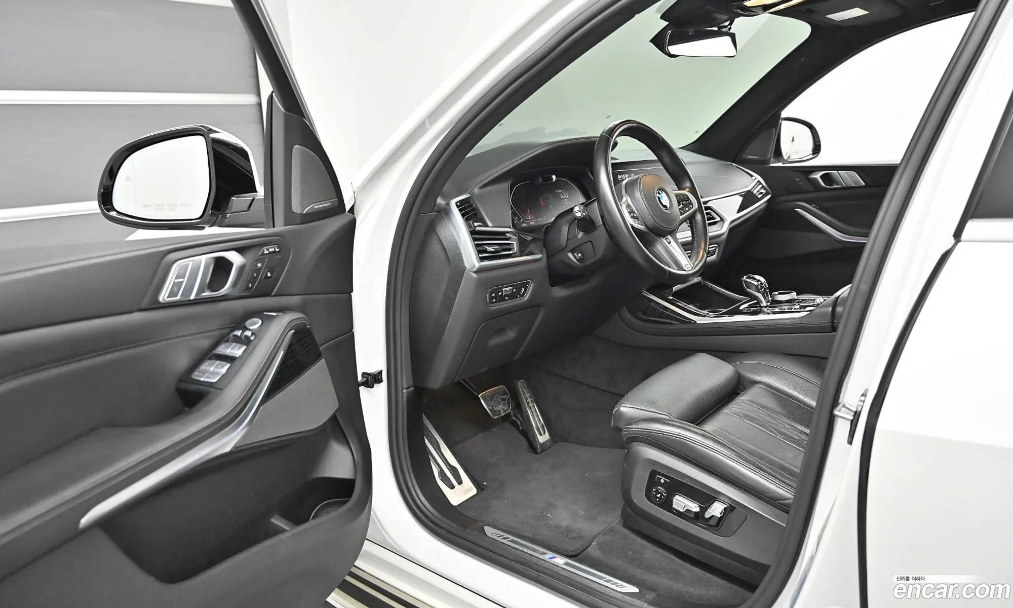 BMW X7 2021 — 13