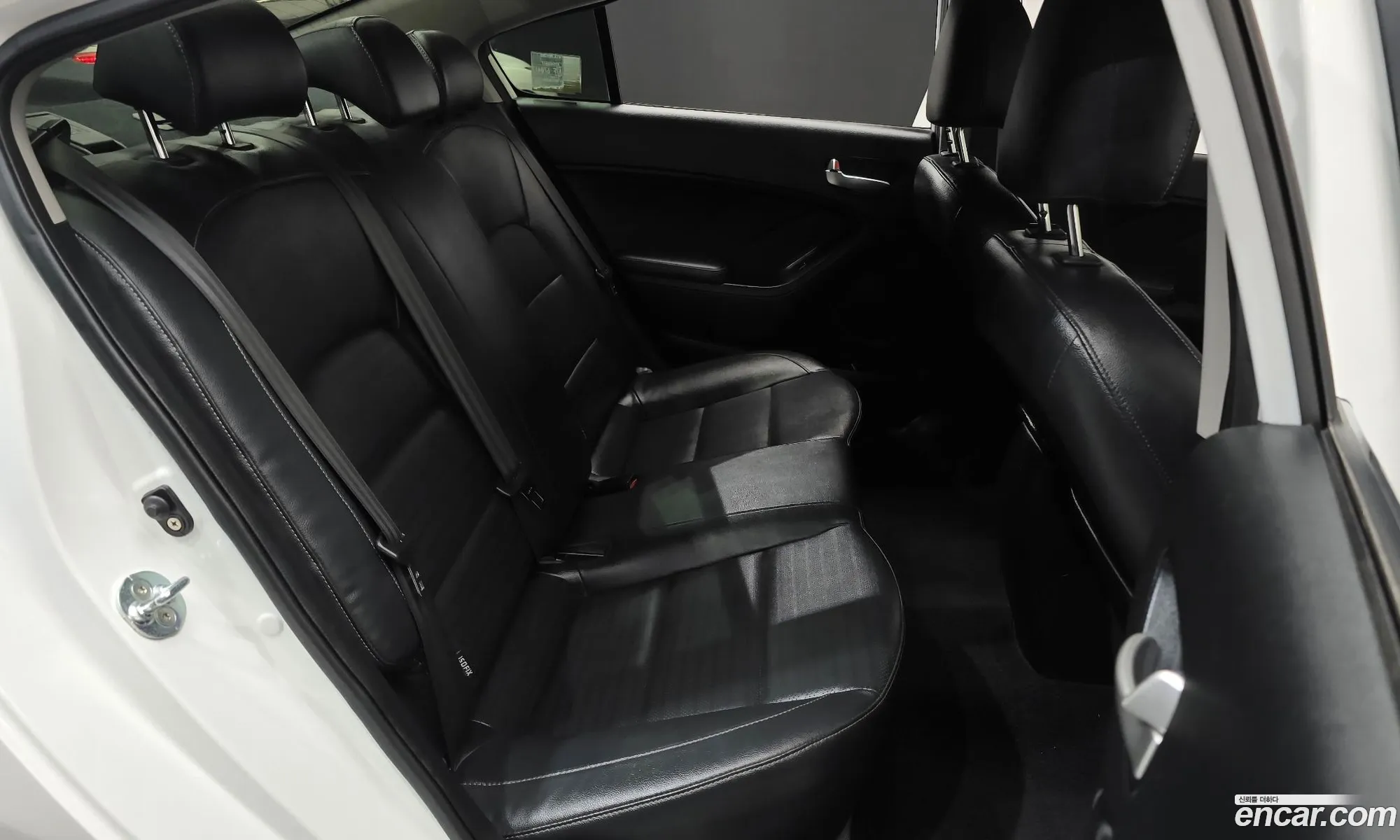 Kia K3 2016 — 3