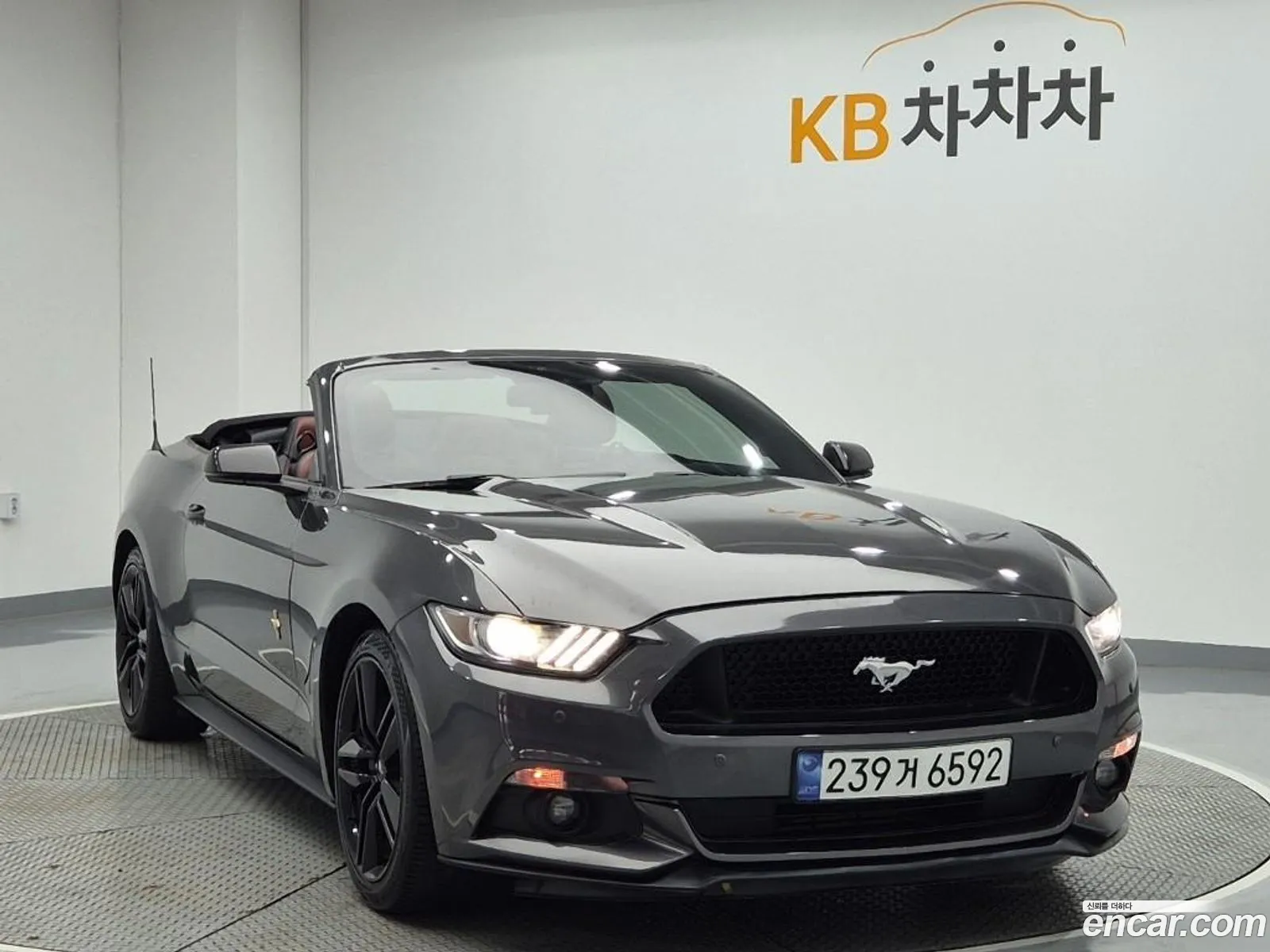 Ford Mustang 2017 — 18