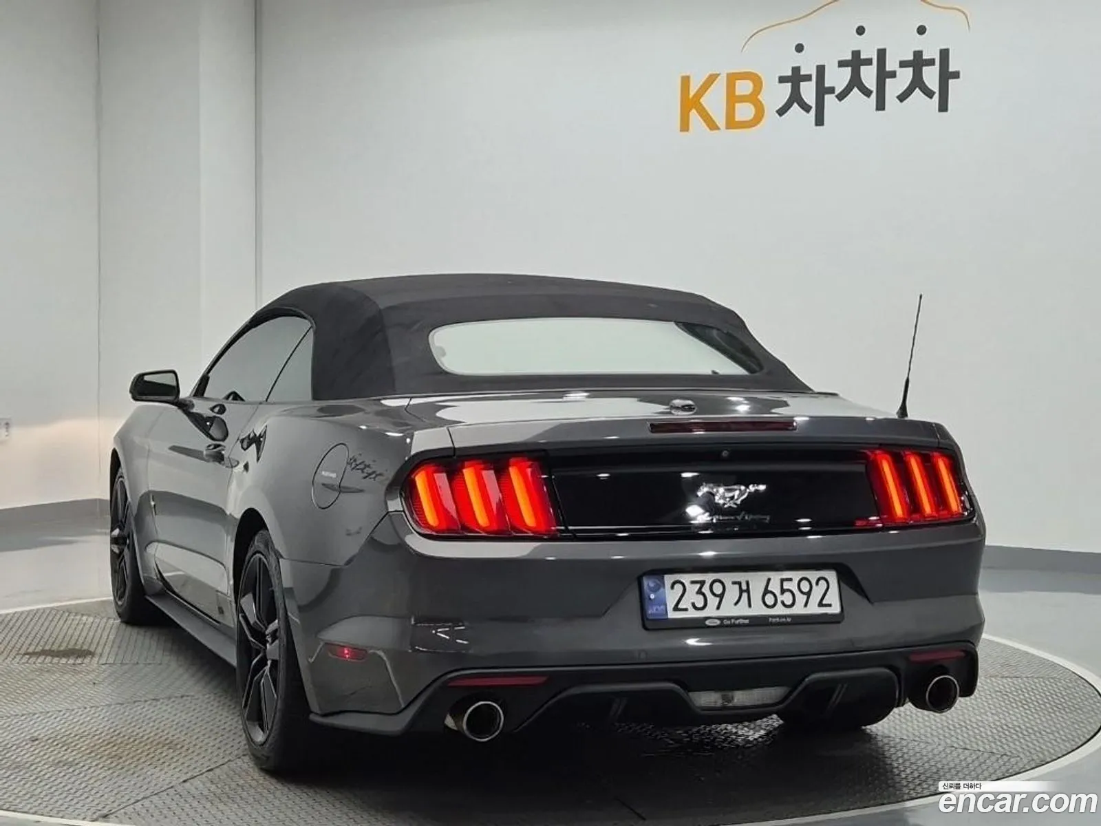 Ford Mustang 2017 — 2