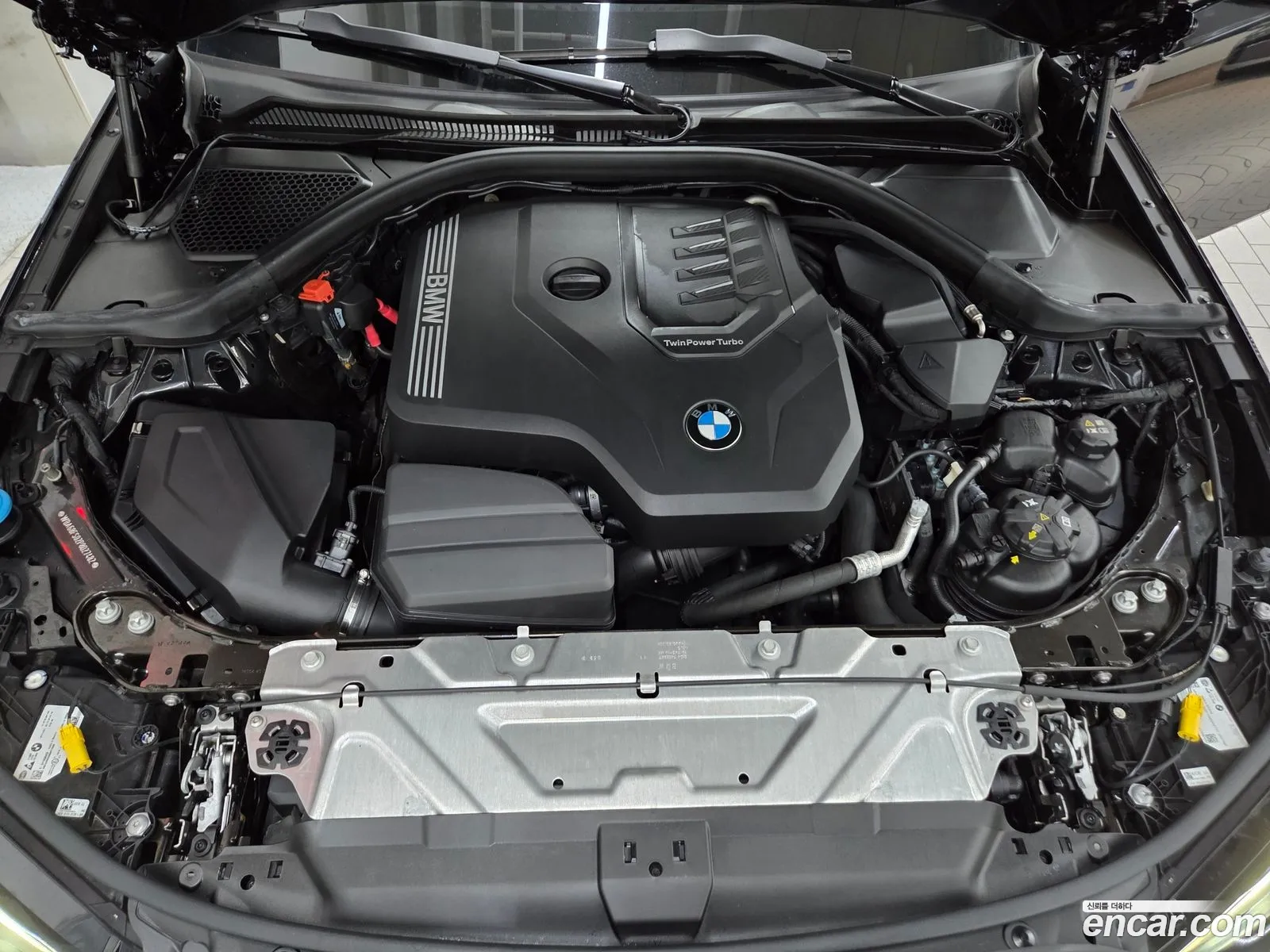 BMW 3 Series 2023 — 3