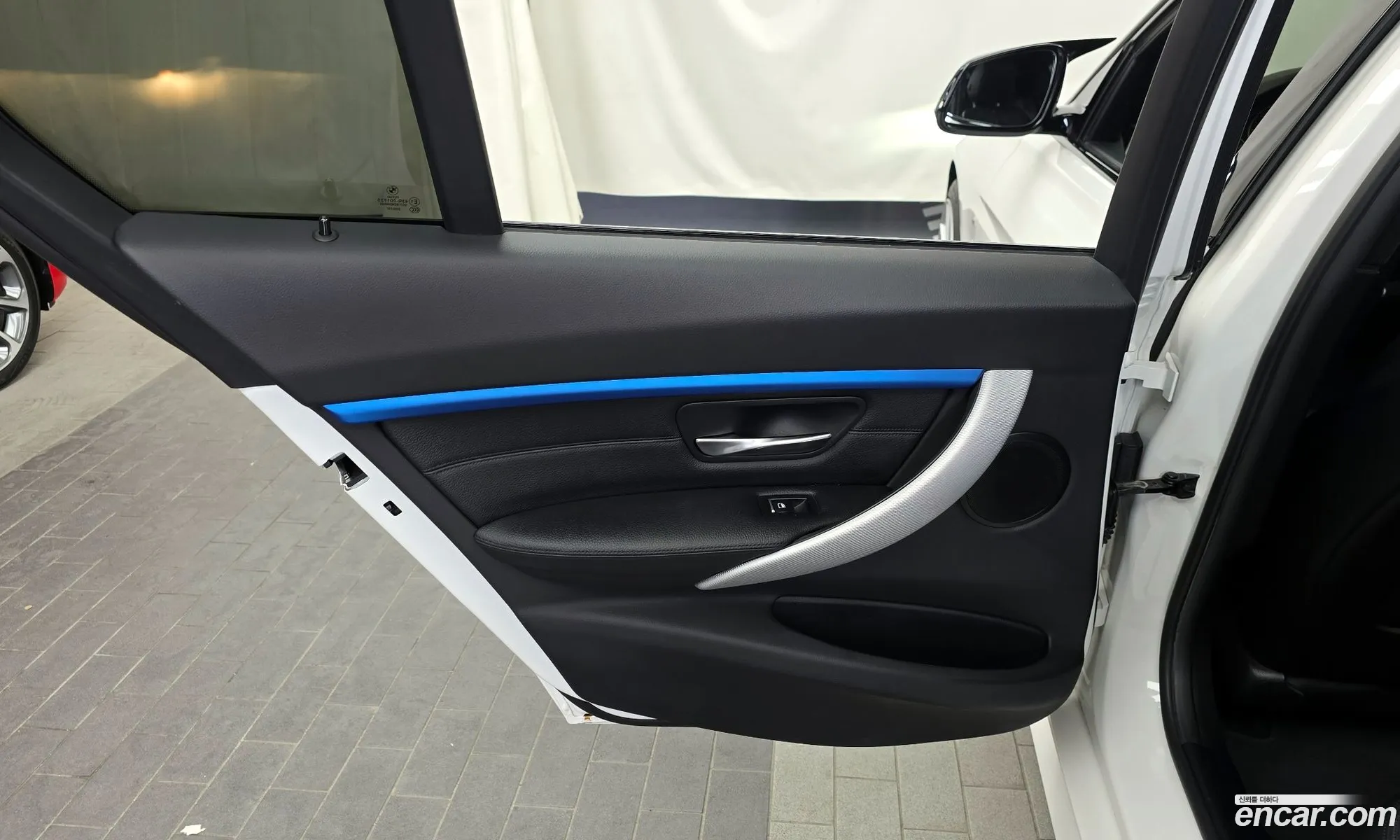BMW 3 Series 2017 — 17
