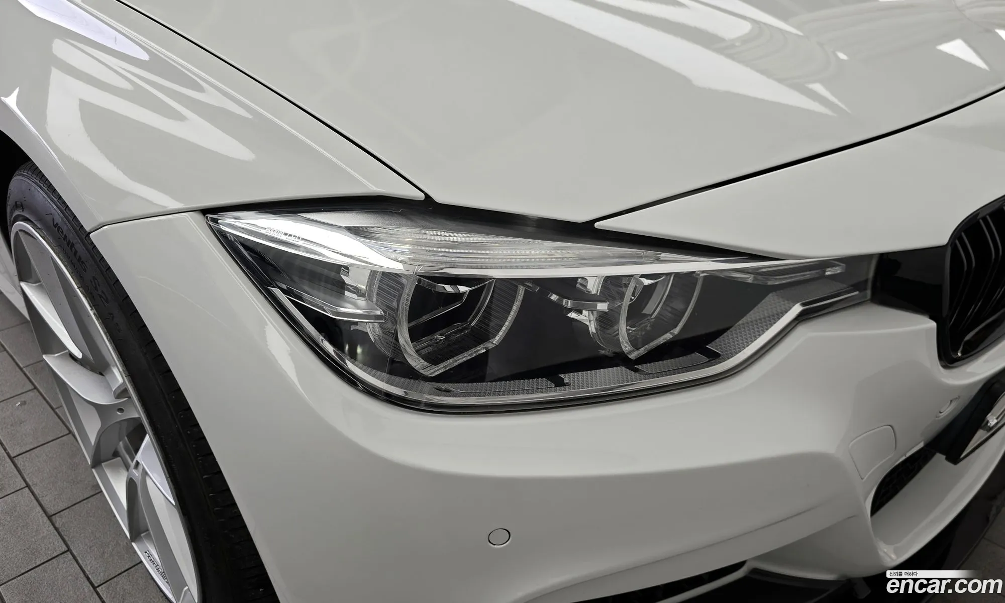 BMW 3 Series 2017 — 24
