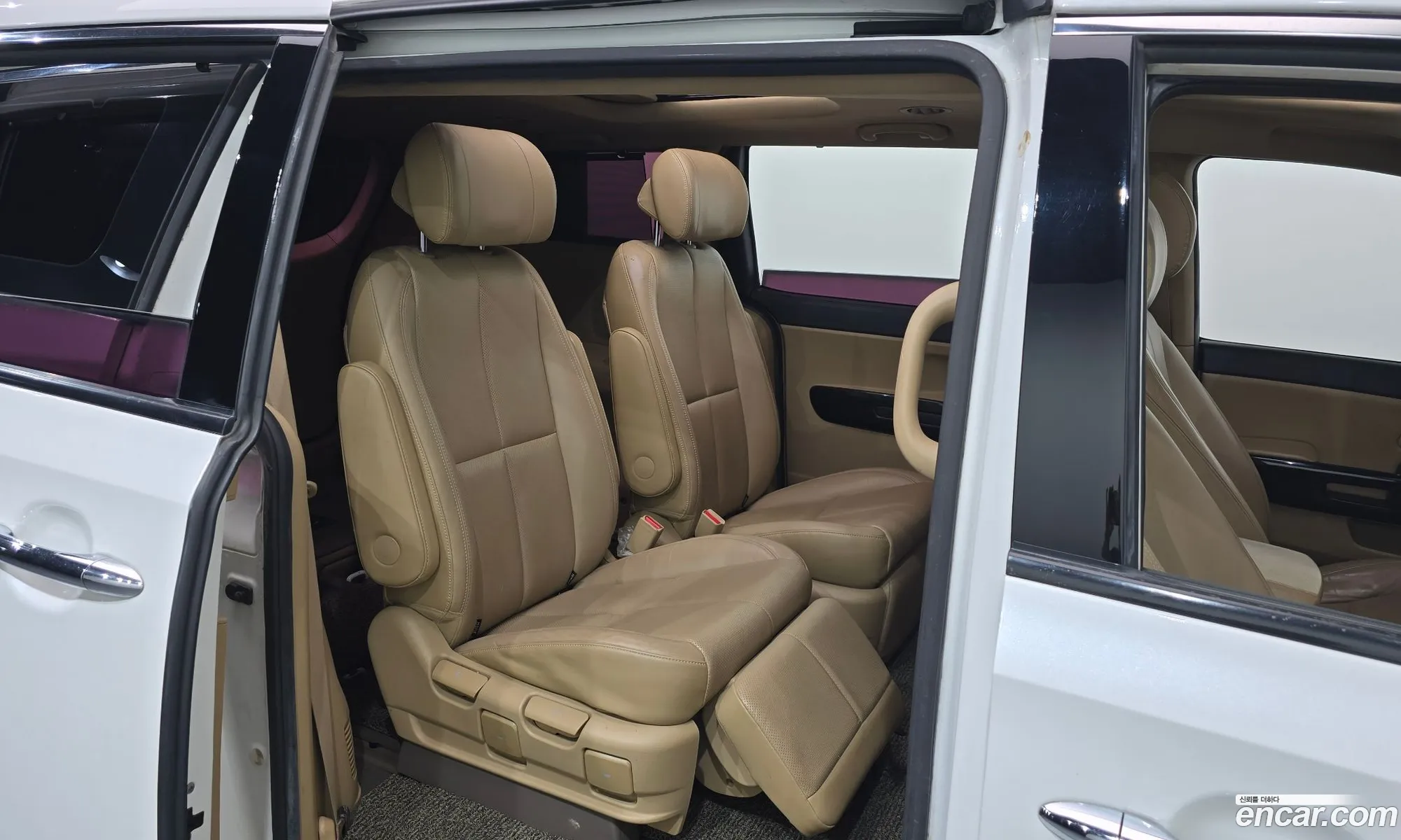 Kia Carnival 2015 — 13