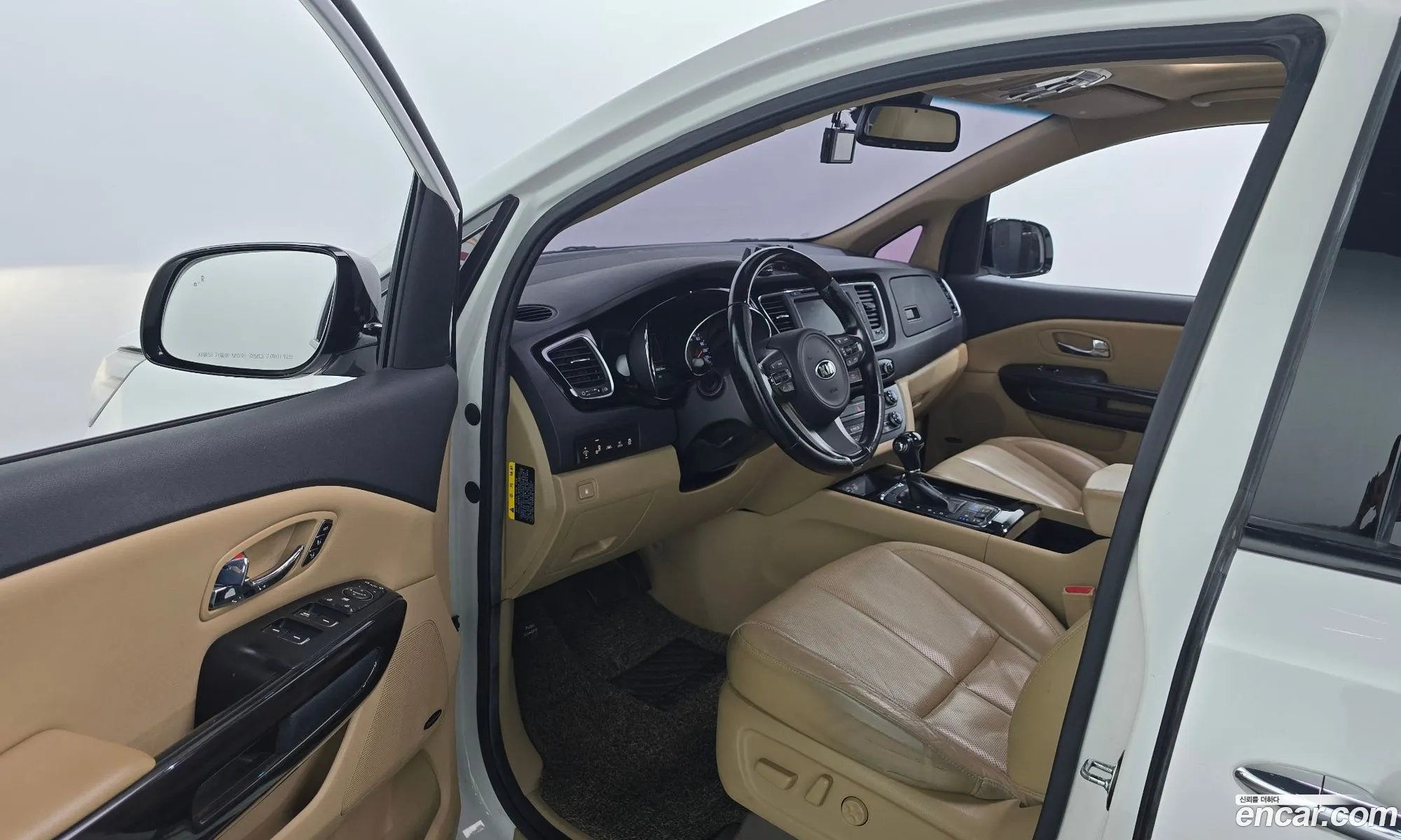 Kia Carnival 2015 — 16