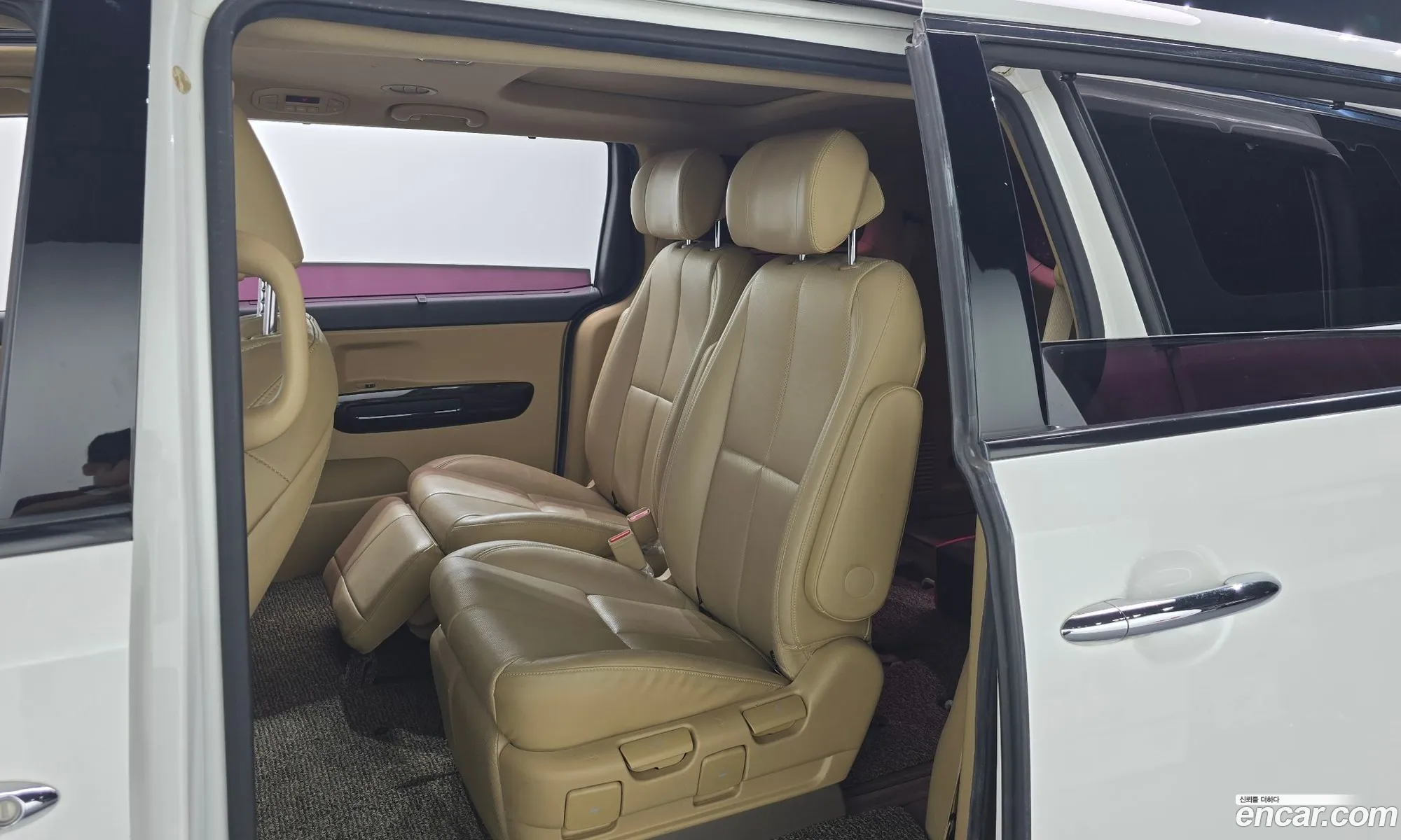 Kia Carnival 2015 — 14